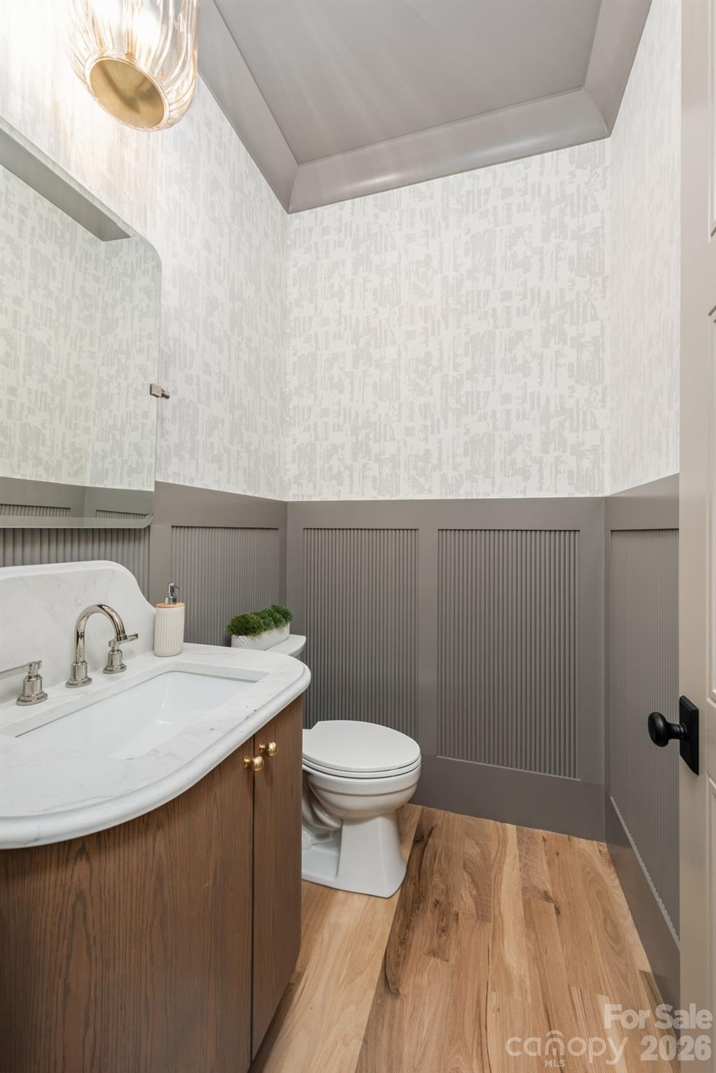 237 N Canterbury Road