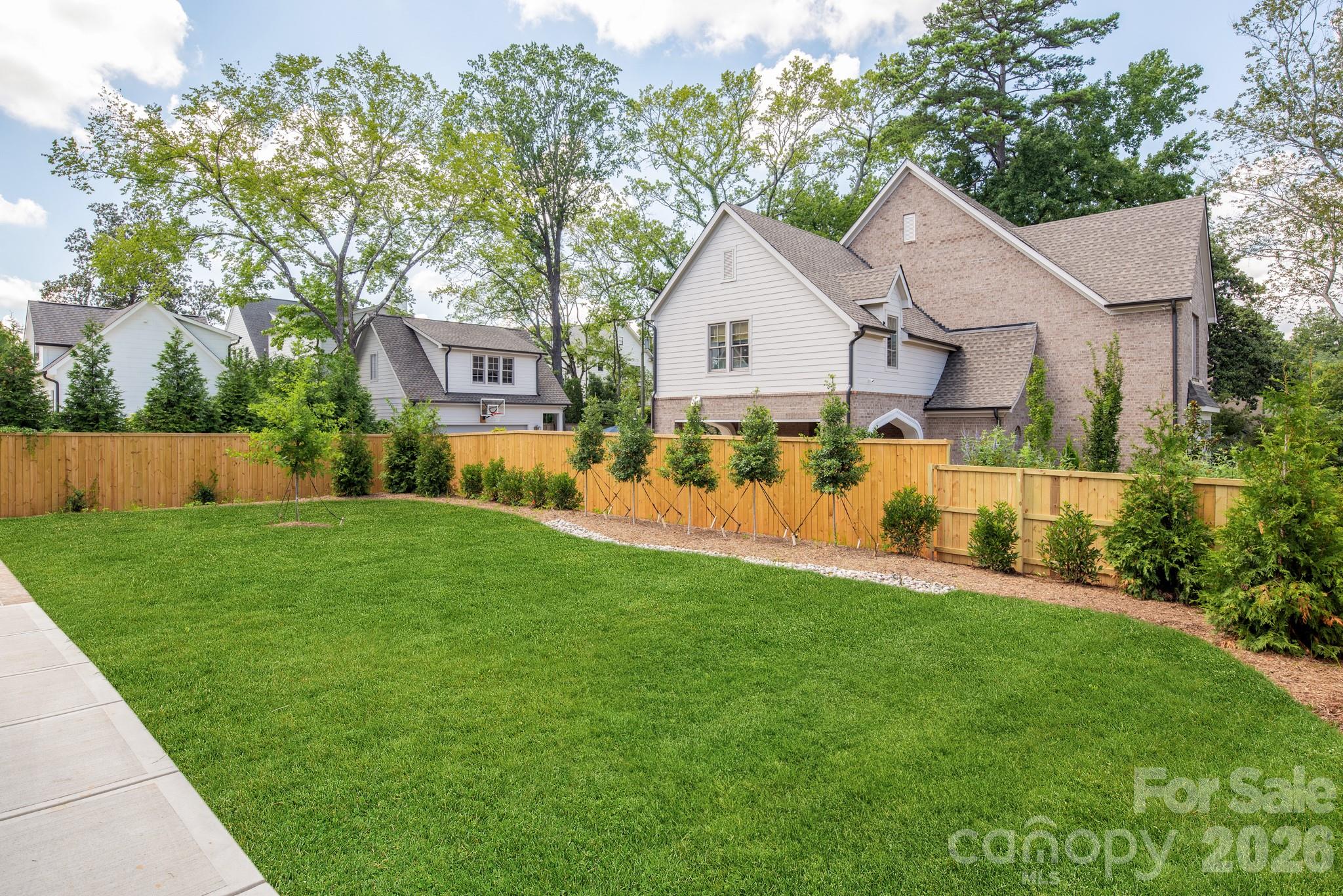 237 N Canterbury Road