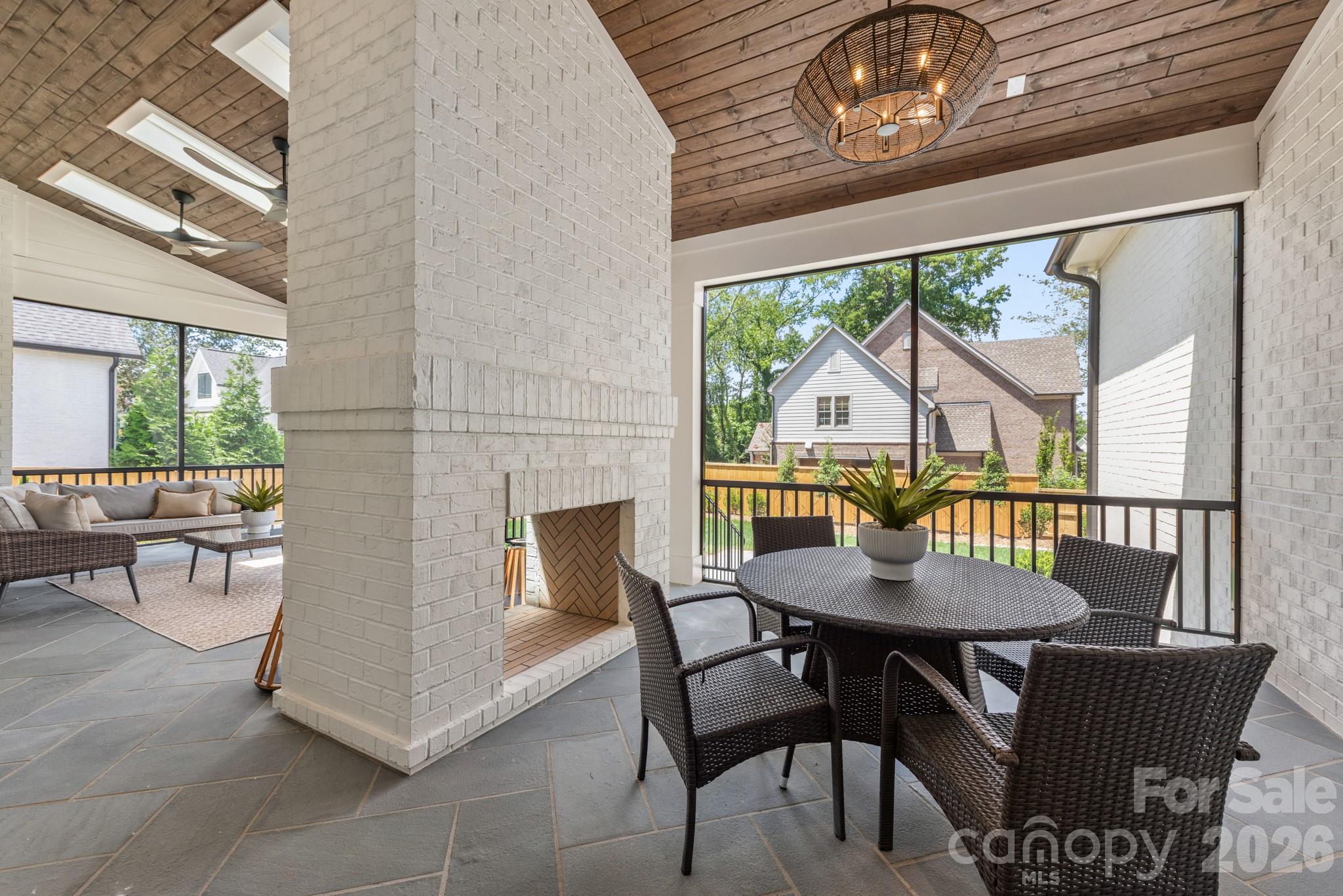 237 N Canterbury Road