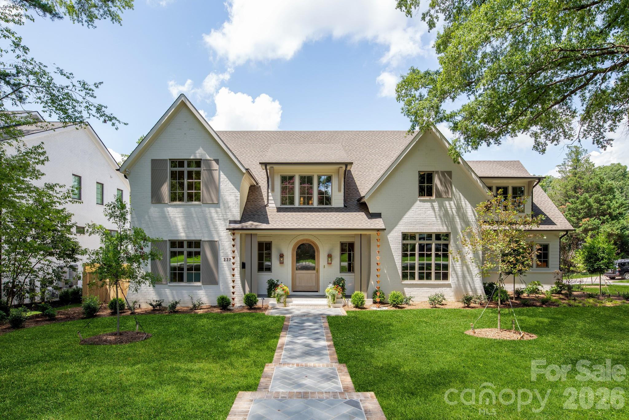 237 N Canterbury Road