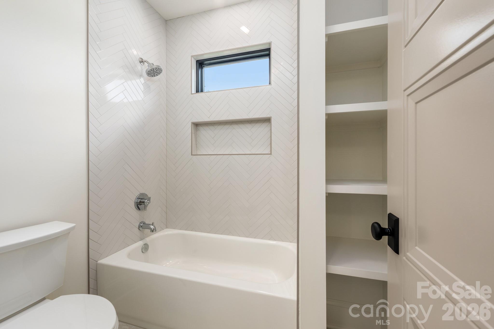 237 N Canterbury Road