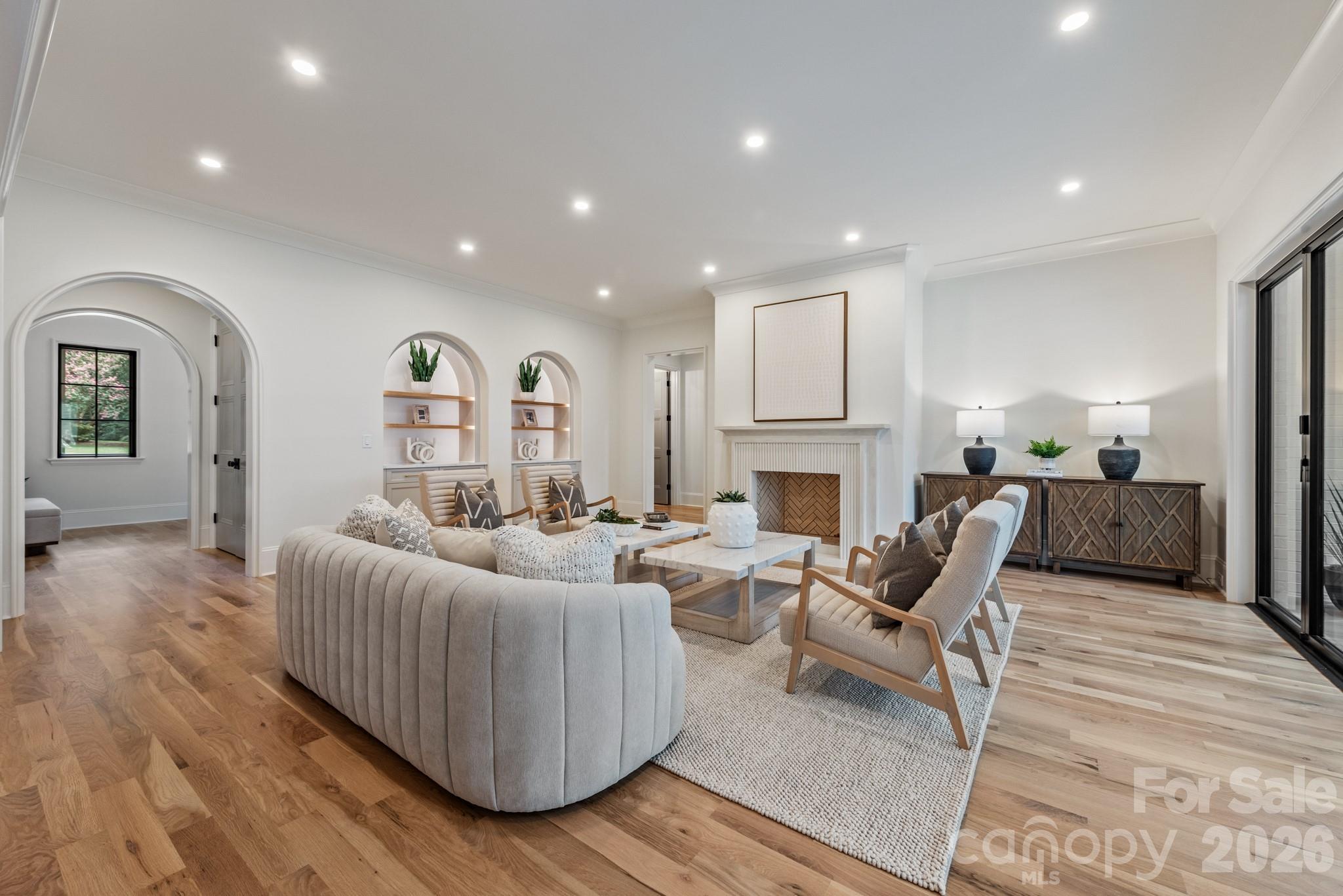 237 N Canterbury Road