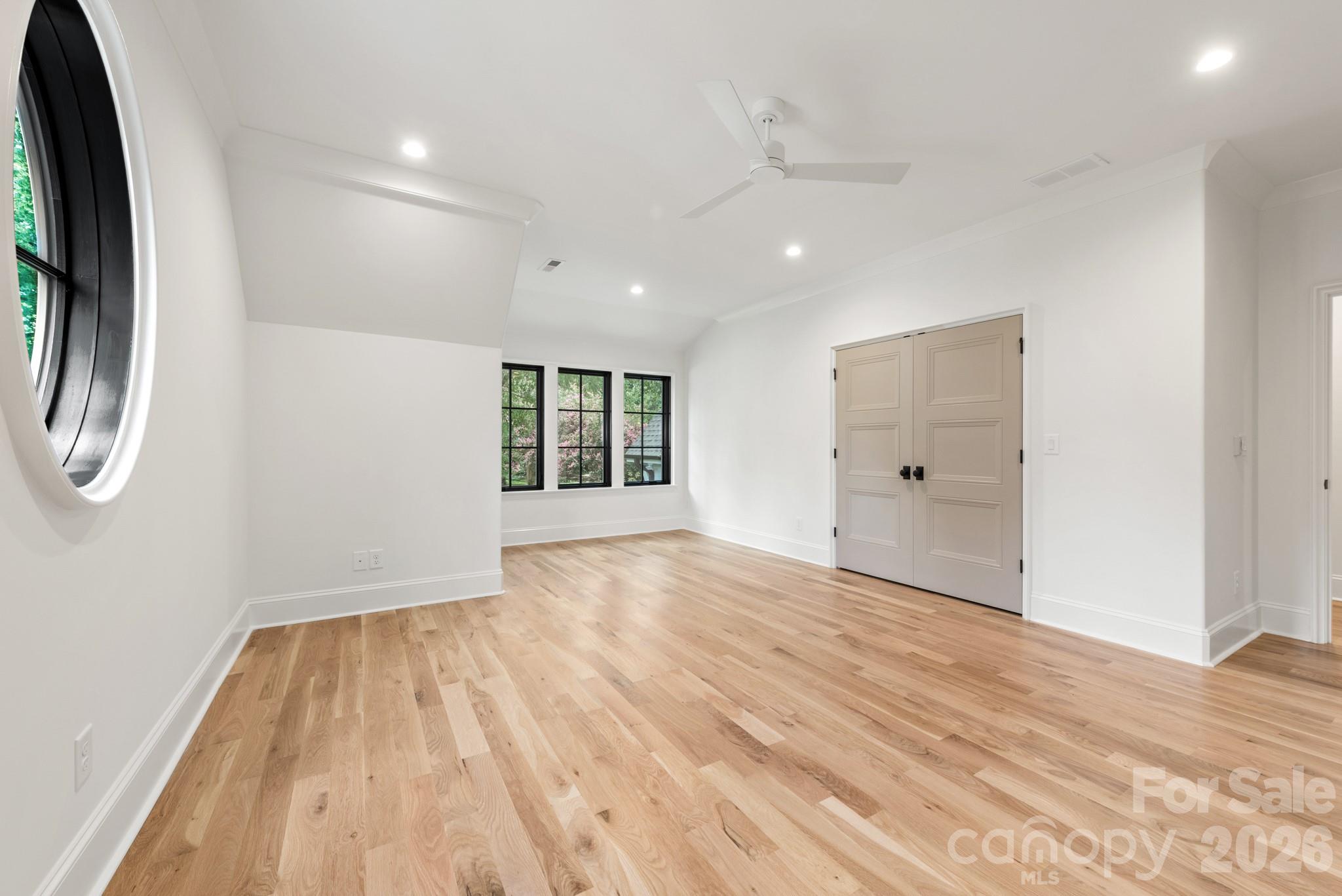 237 N Canterbury Road