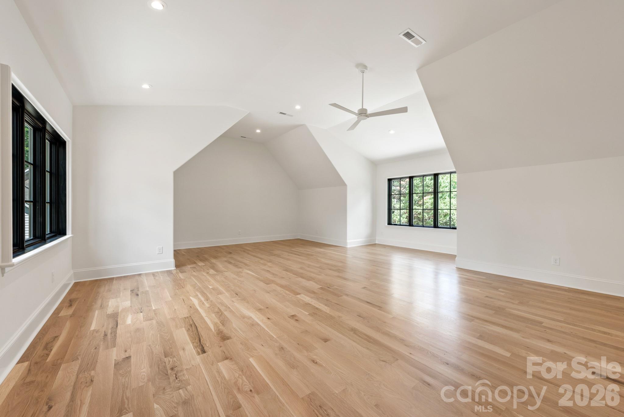 237 N Canterbury Road