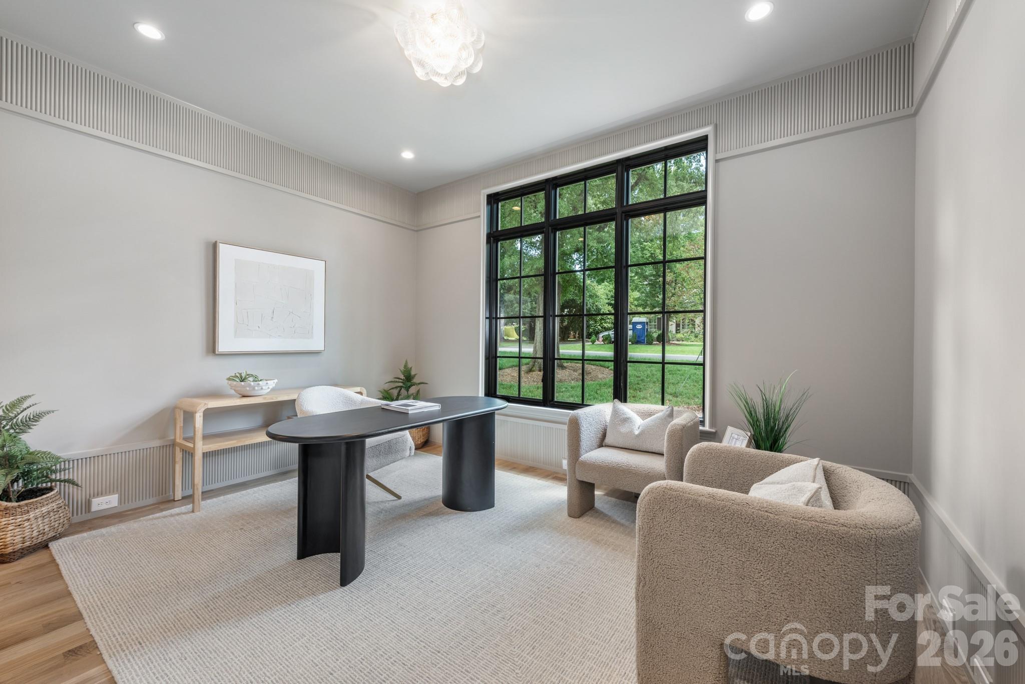 237 N Canterbury Road