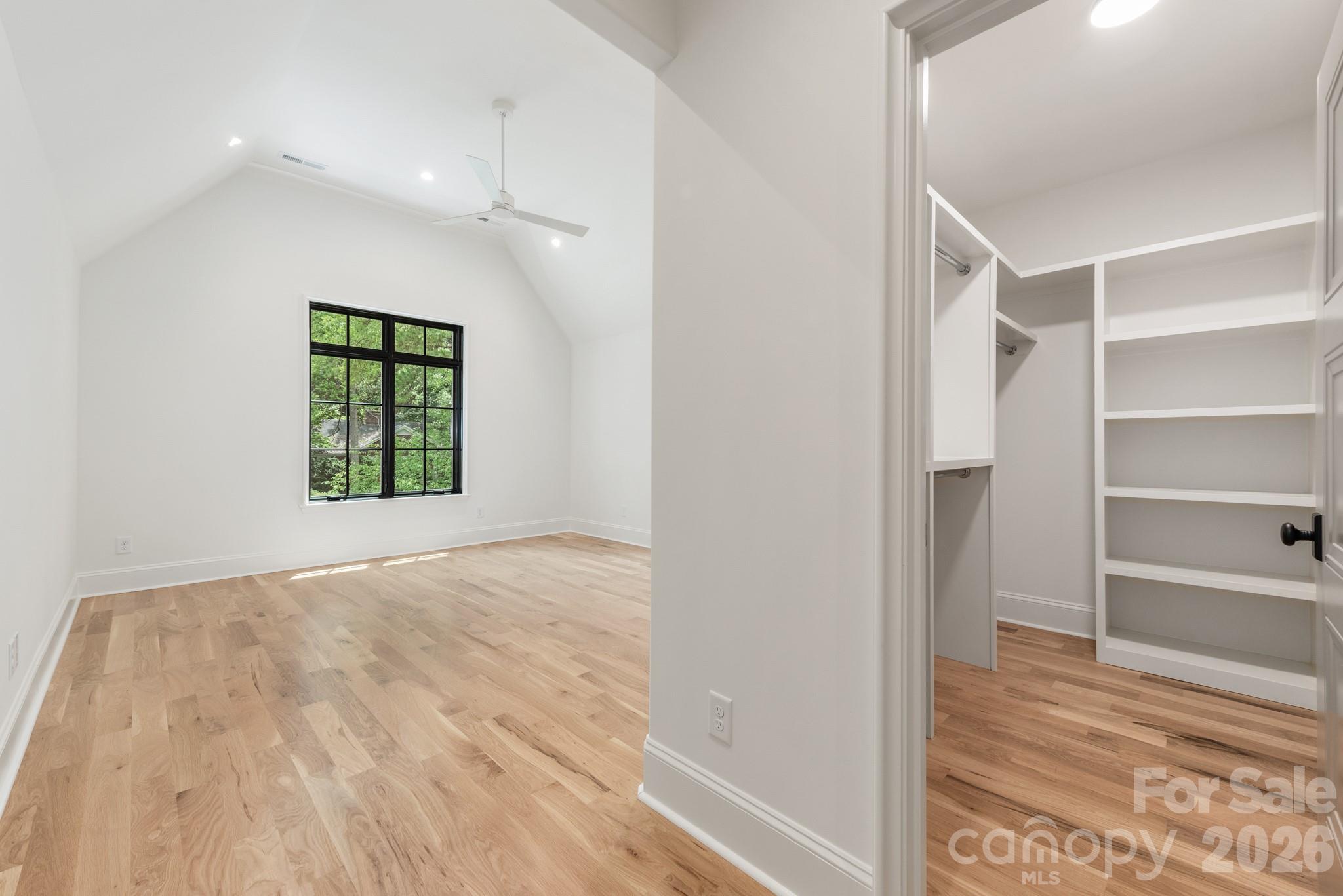 237 N Canterbury Road