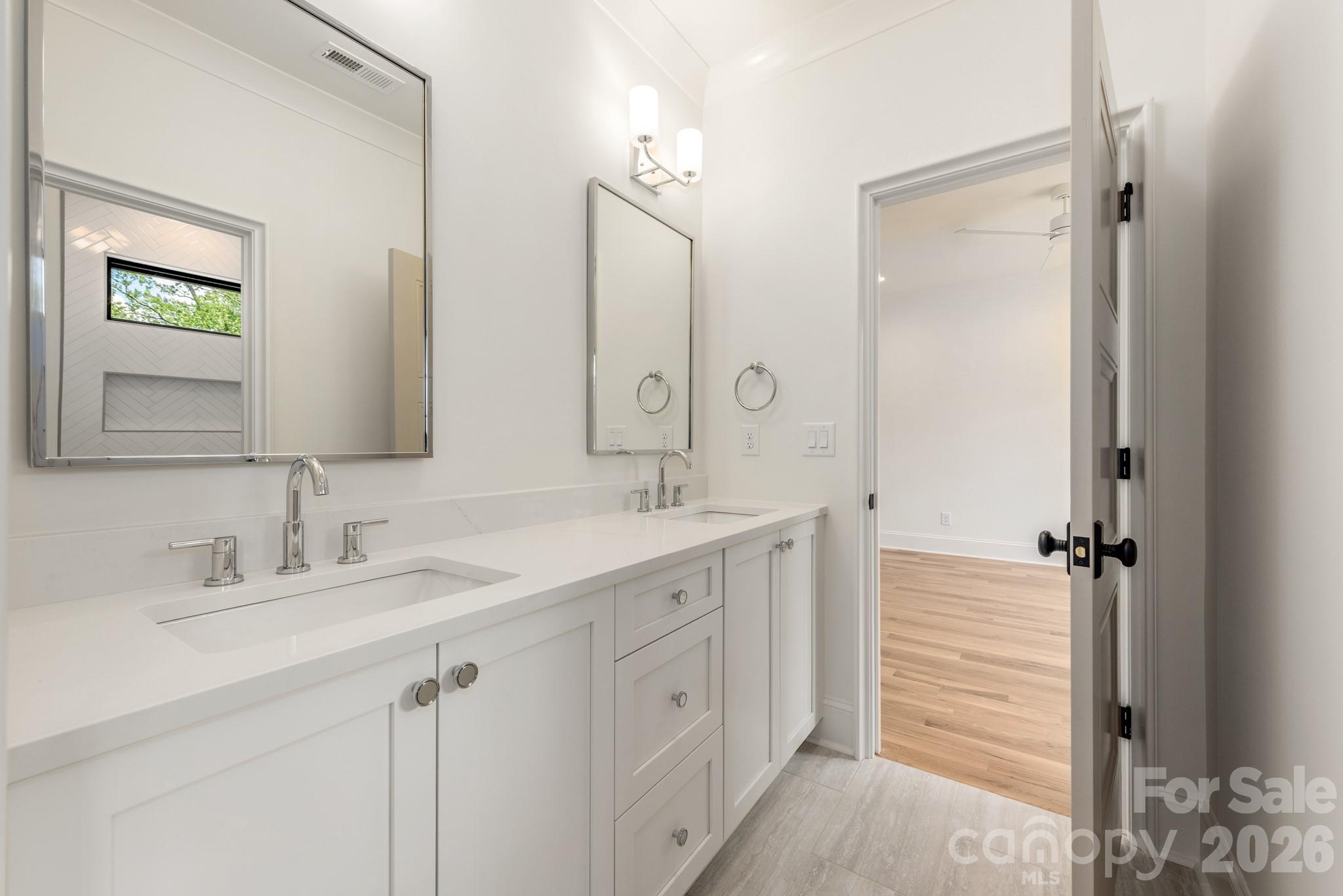 237 N Canterbury Road