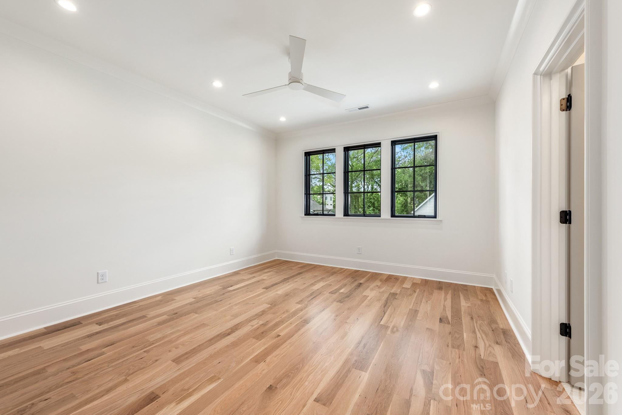 237 N Canterbury Road