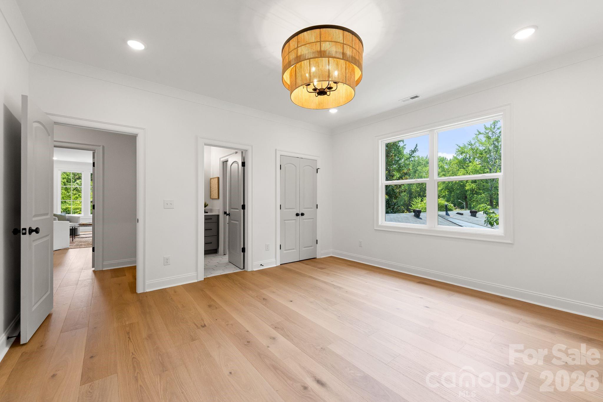 815 Manhasset Road