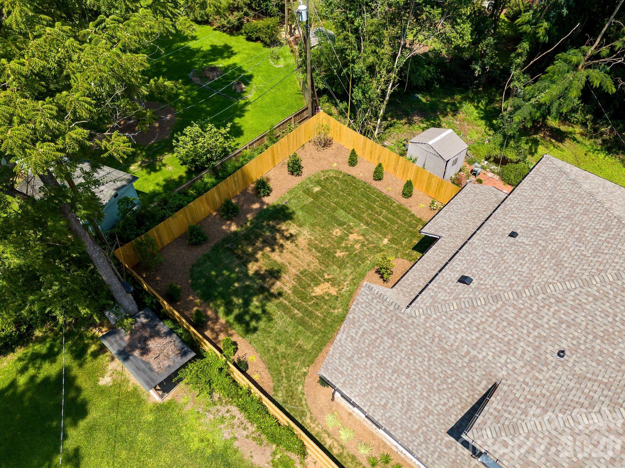 815 Manhasset Road