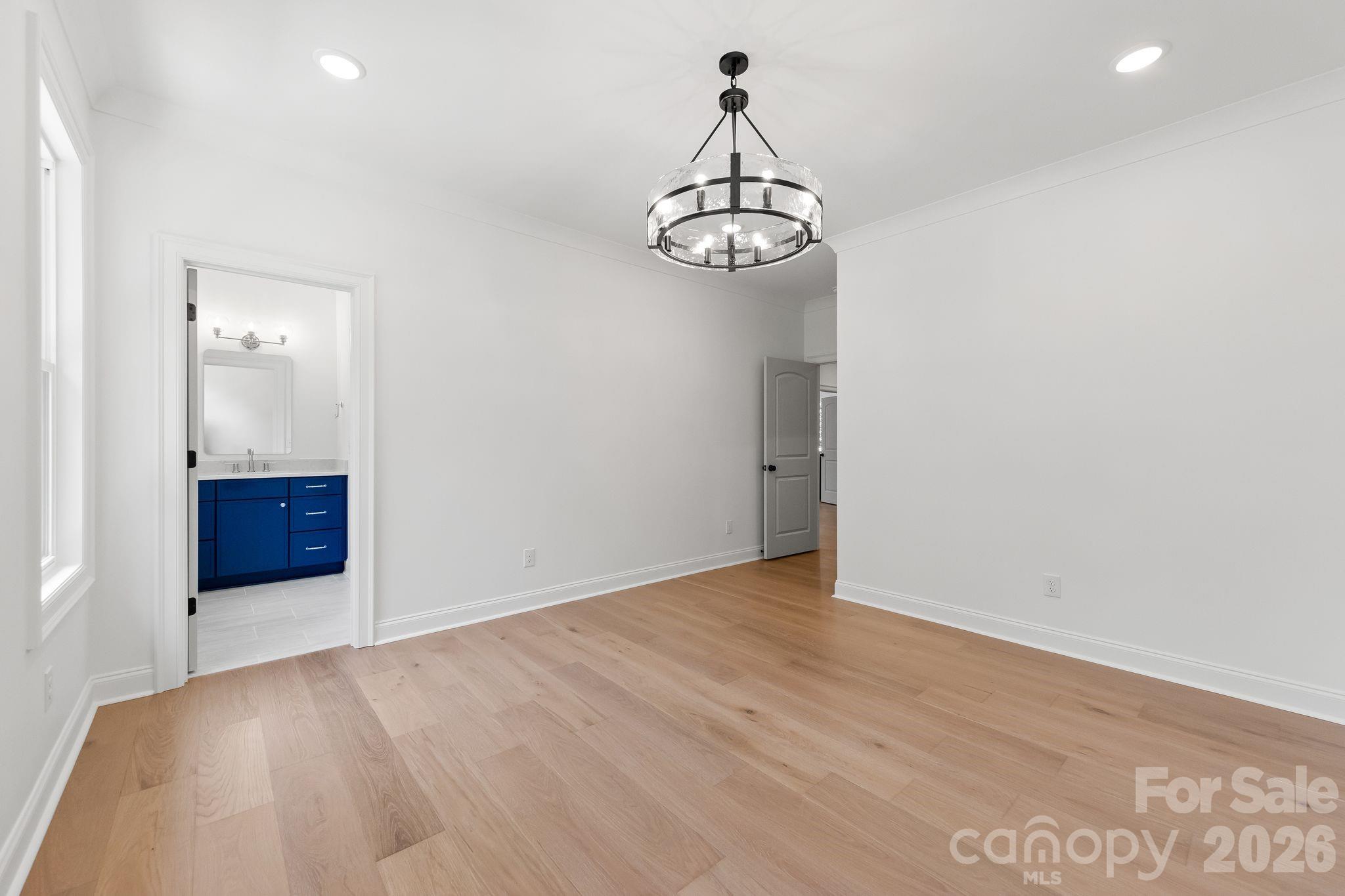 815 Manhasset Road