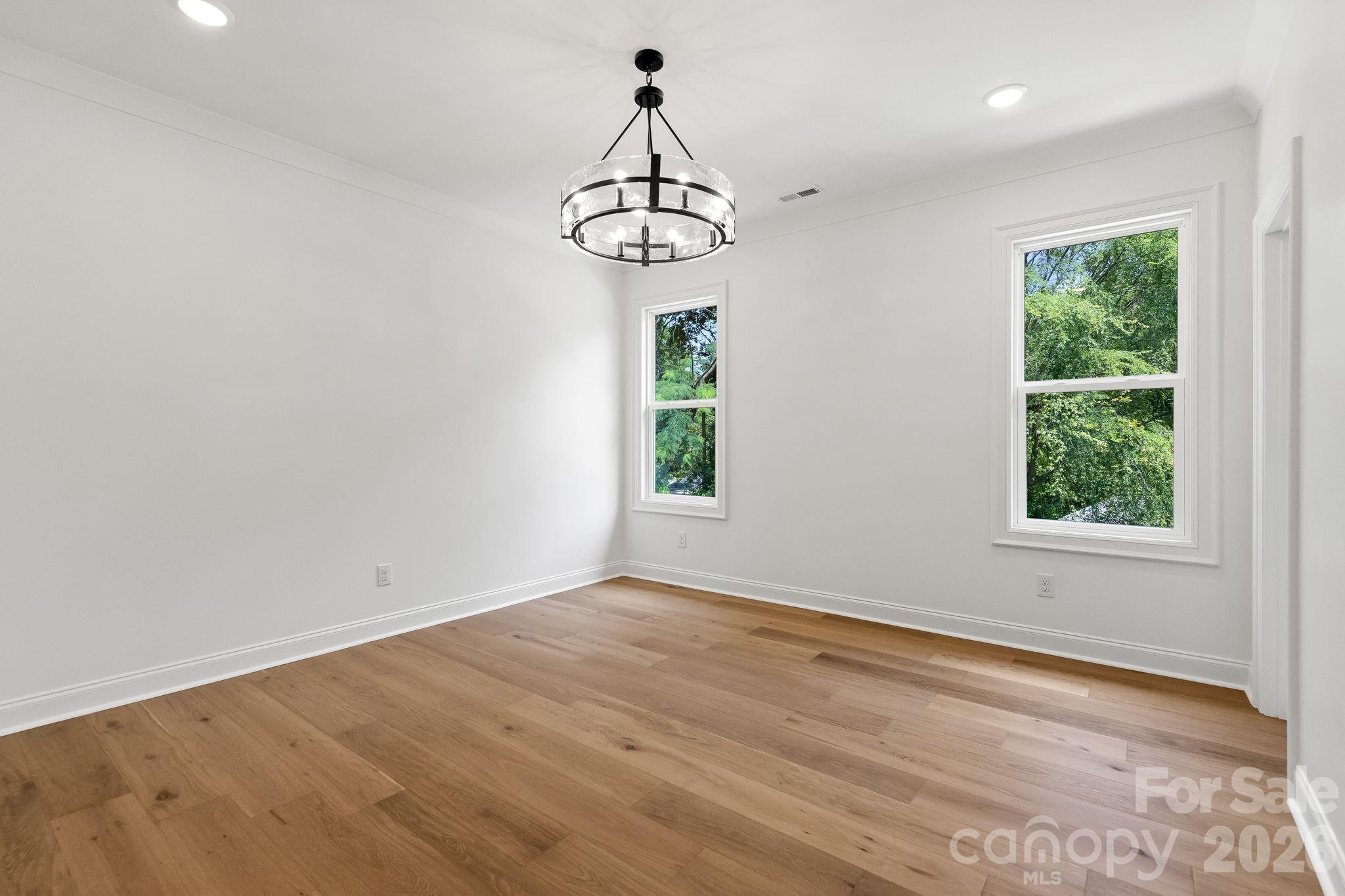 815 Manhasset Road