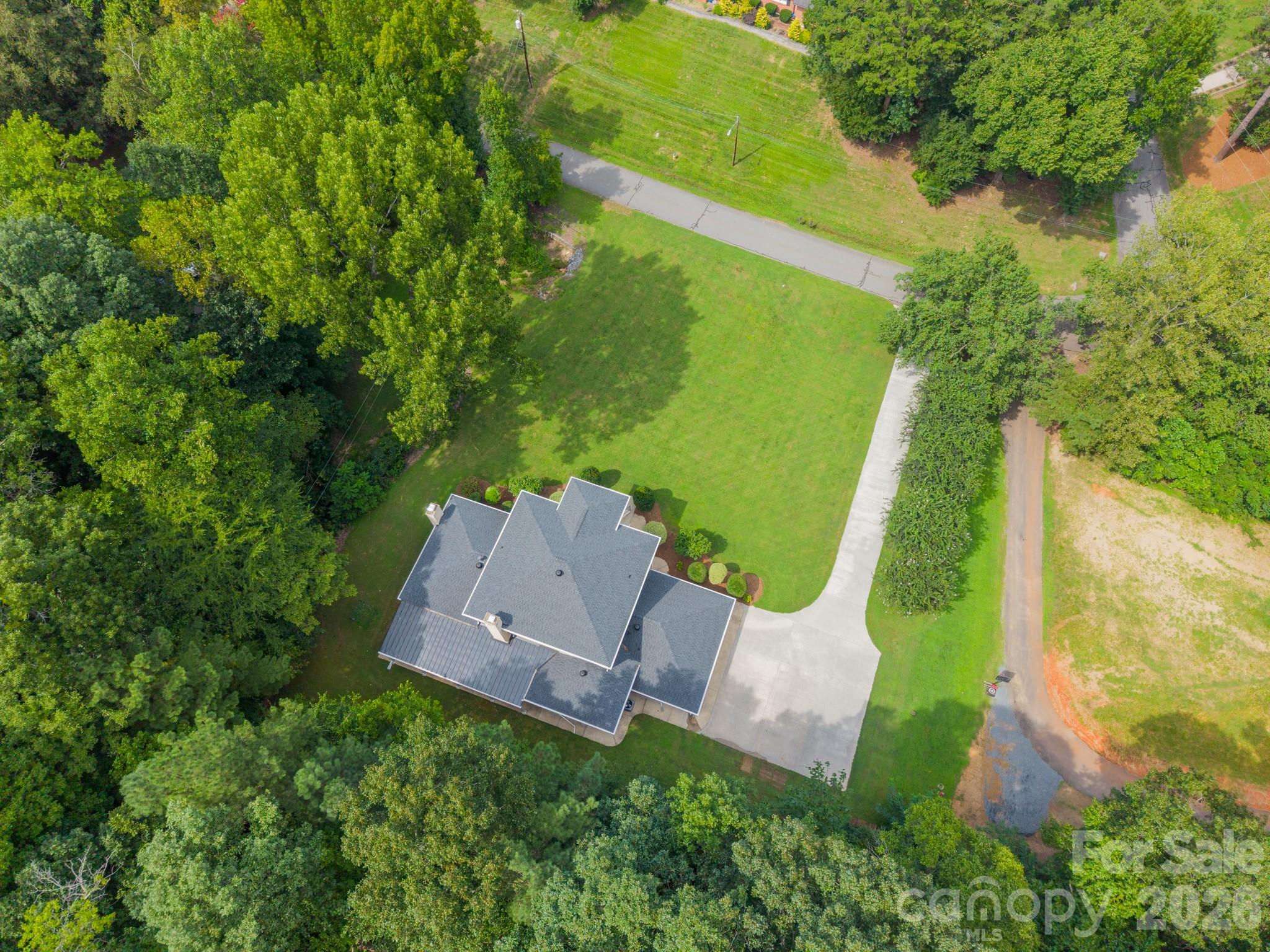 624 Springbrook Avenue NE
