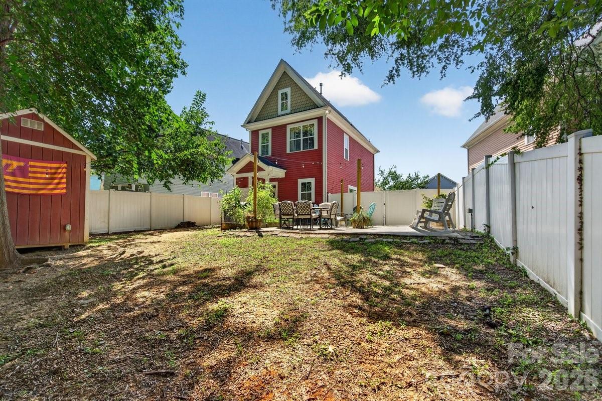 1308 Rising Oak Drive