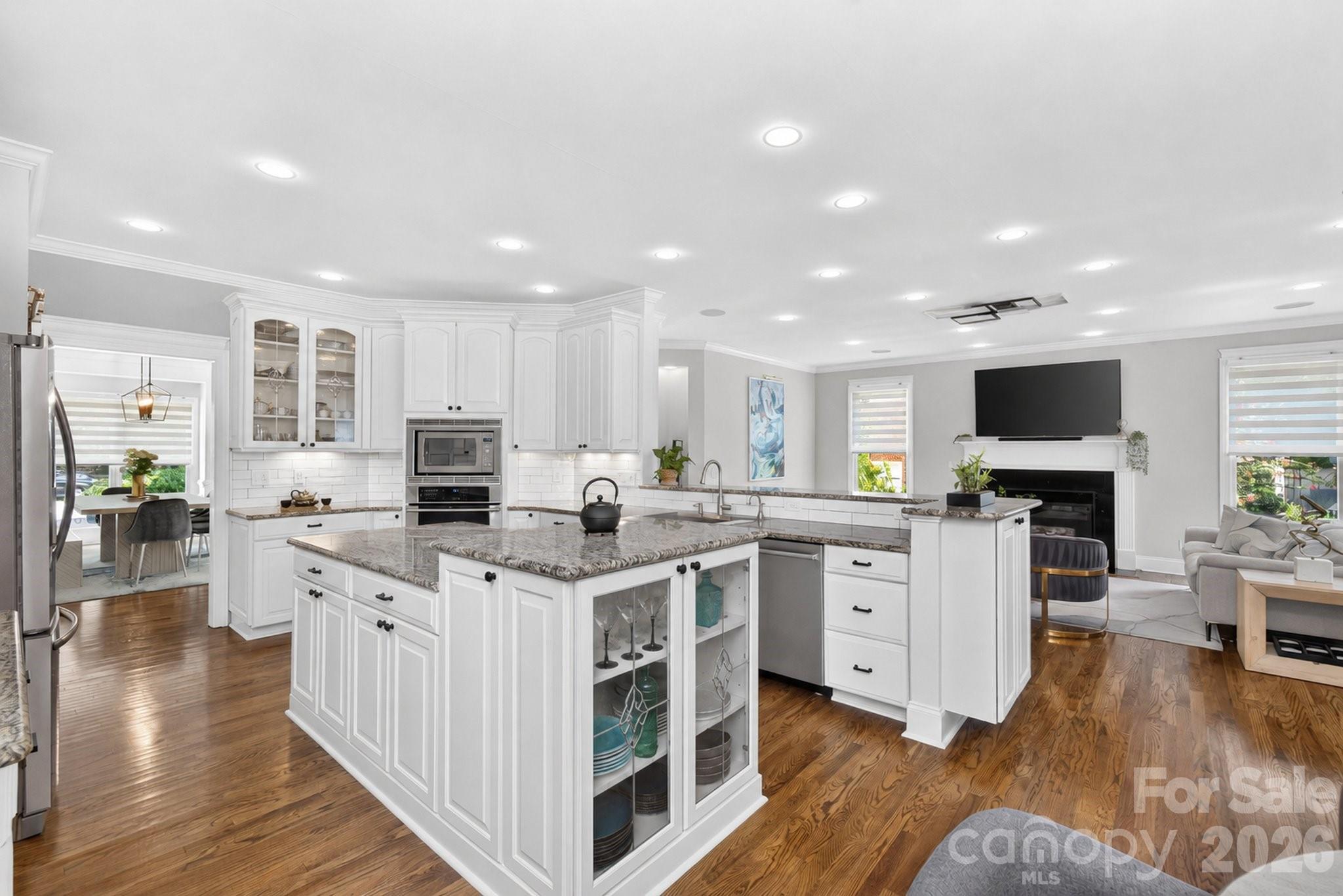 6605 Saunton Court