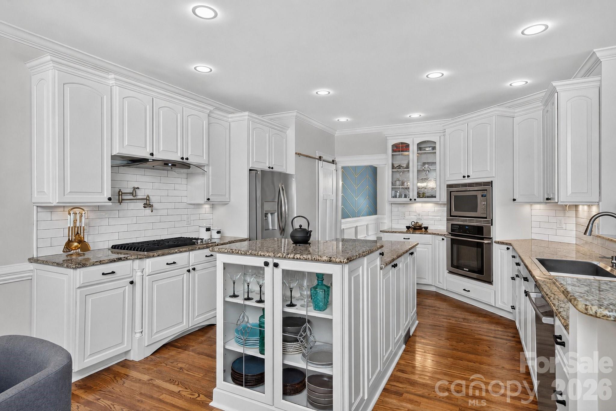 6605 Saunton Court