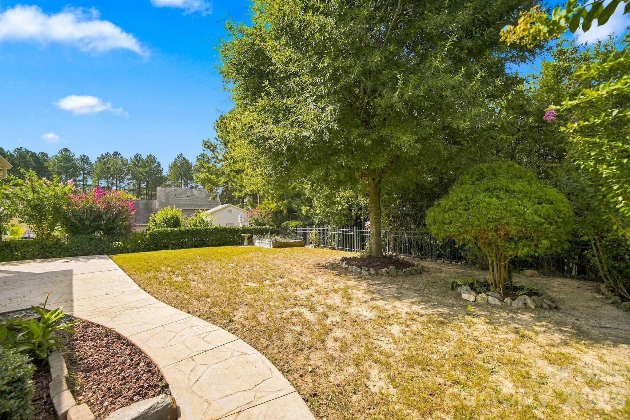 87423 Edsen Court