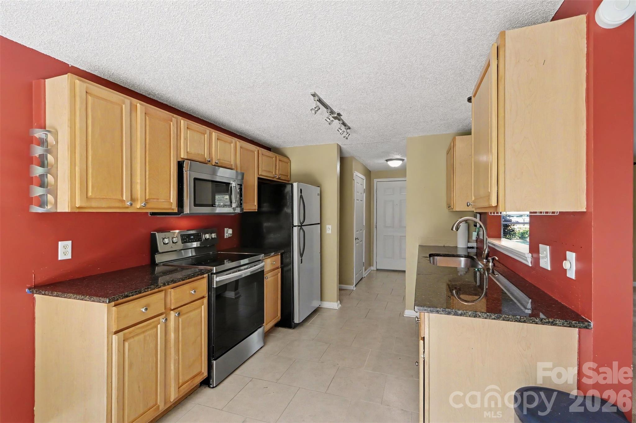 3001 Old House Circle