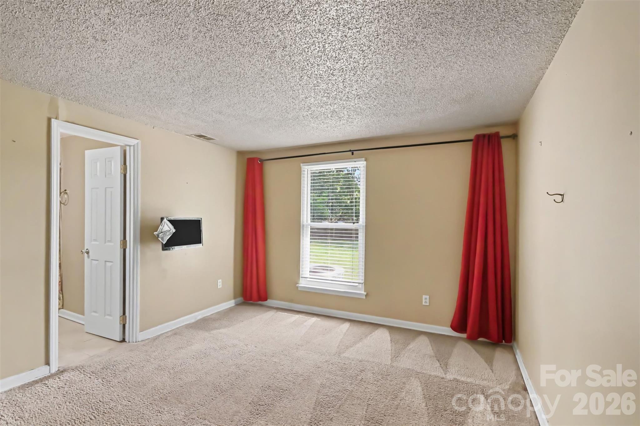 3001 Old House Circle