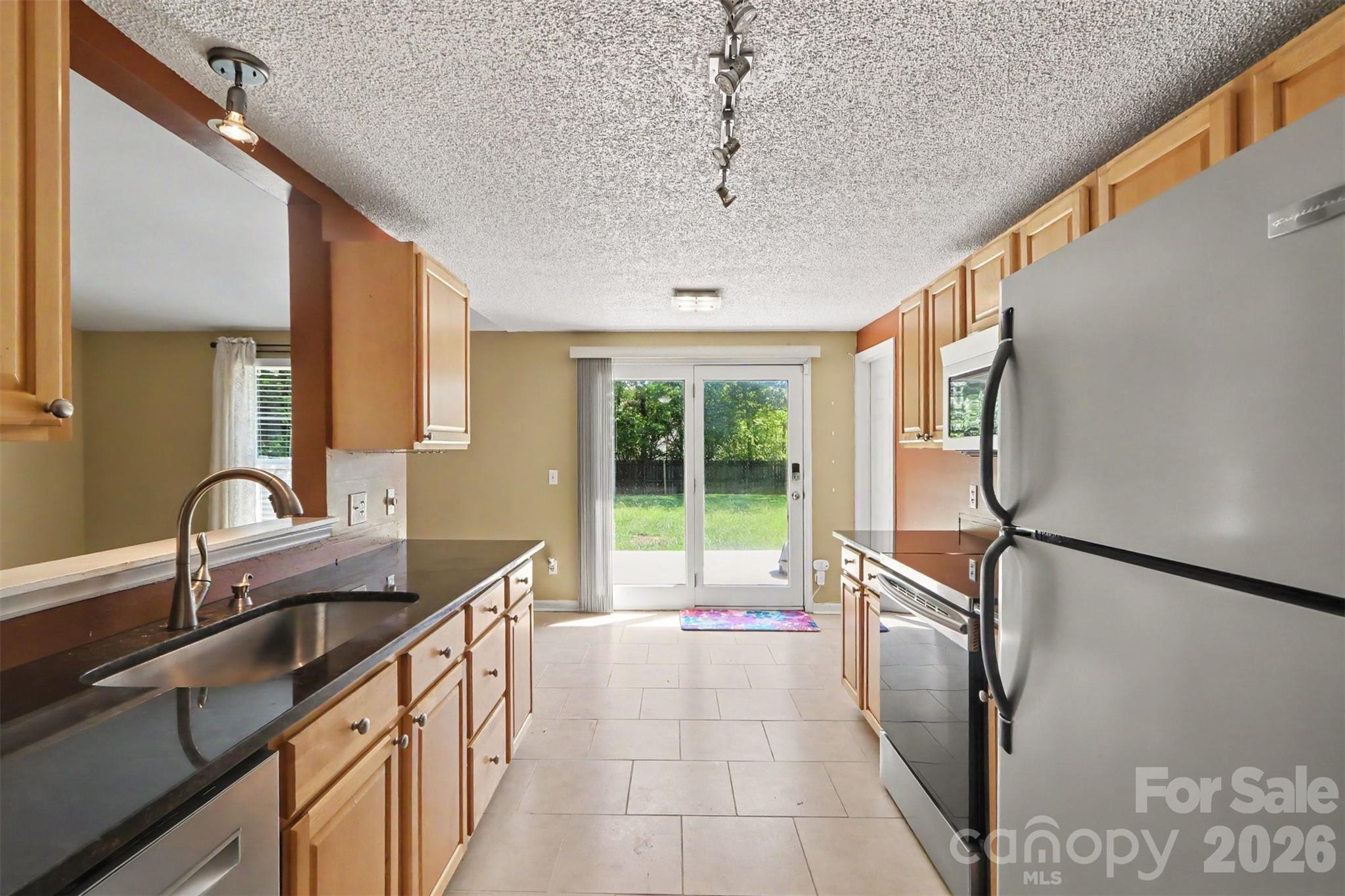 3001 Old House Circle