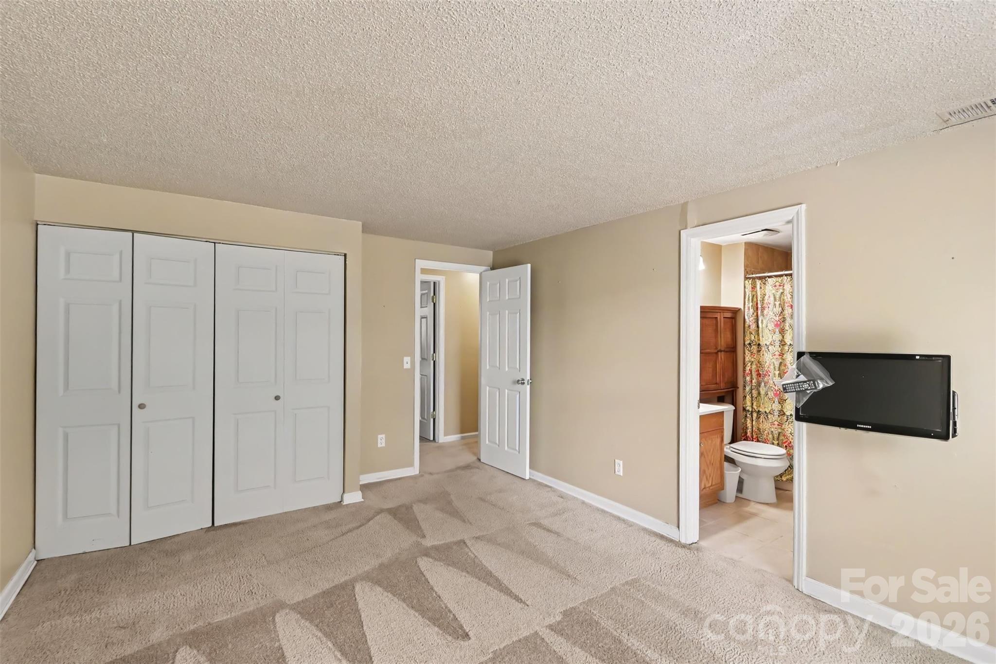 3001 Old House Circle