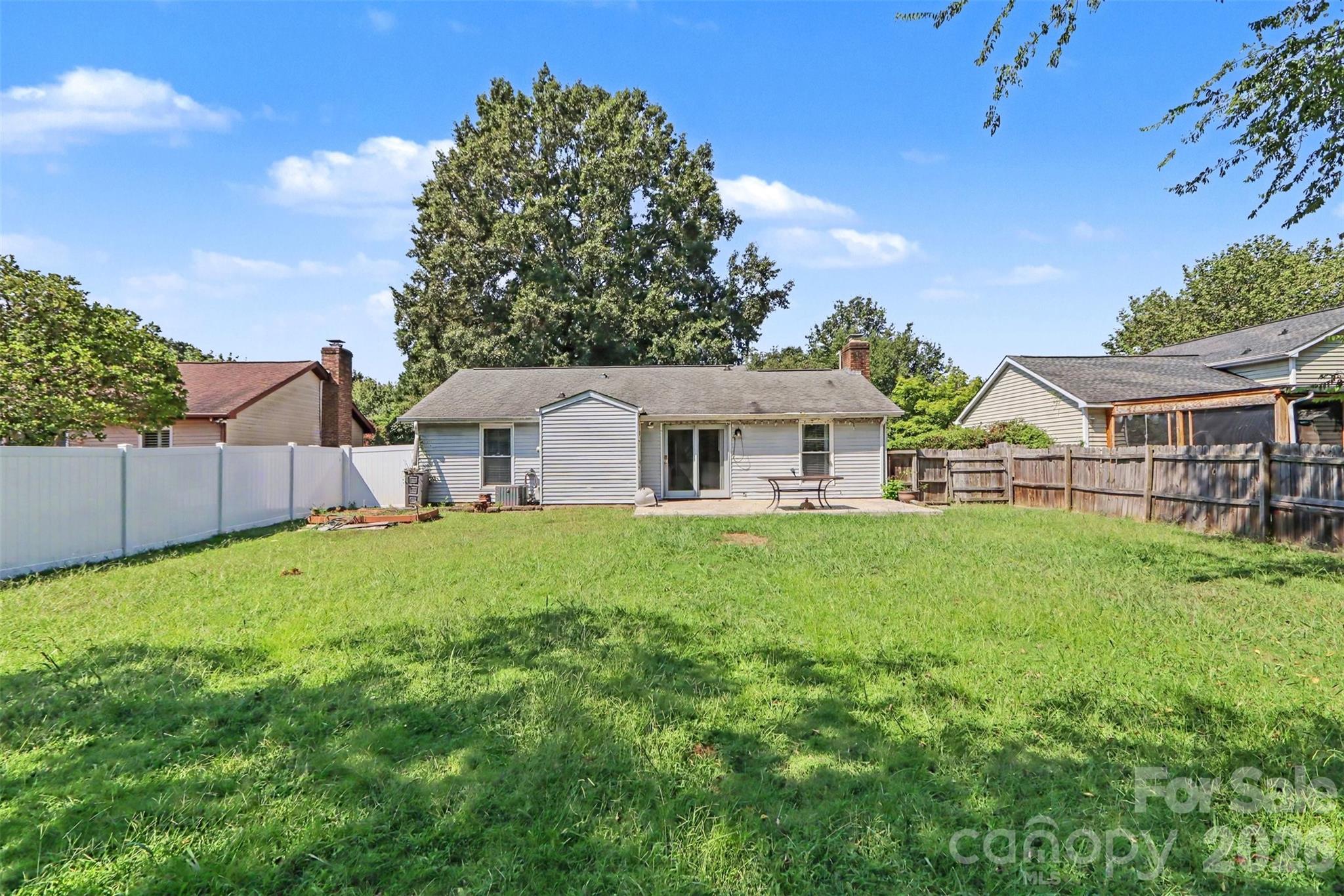 3001 Old House Circle