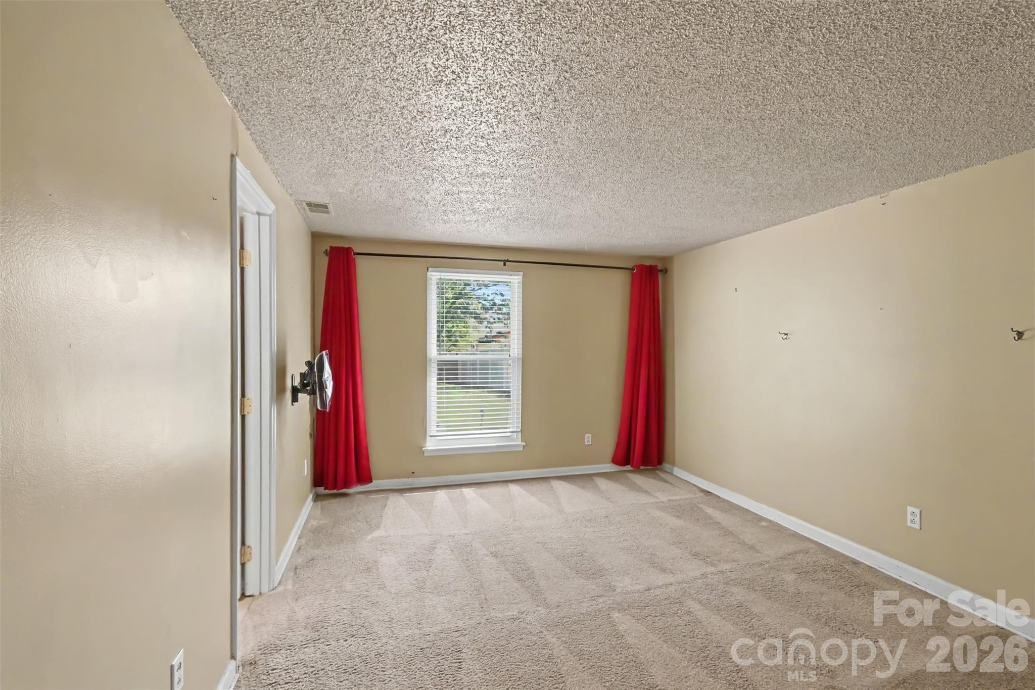3001 Old House Circle
