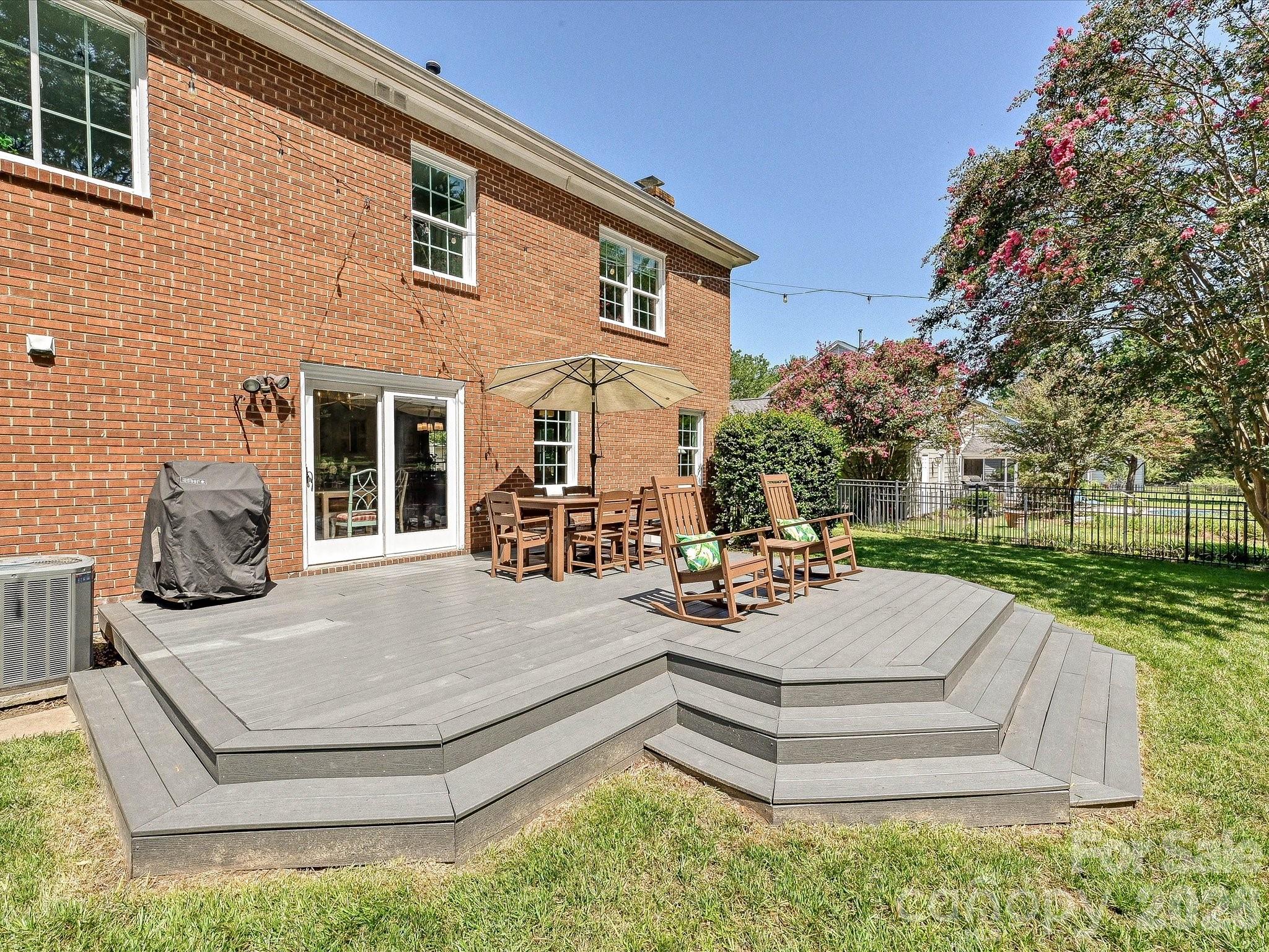 4638 DEANSCROFT Drive