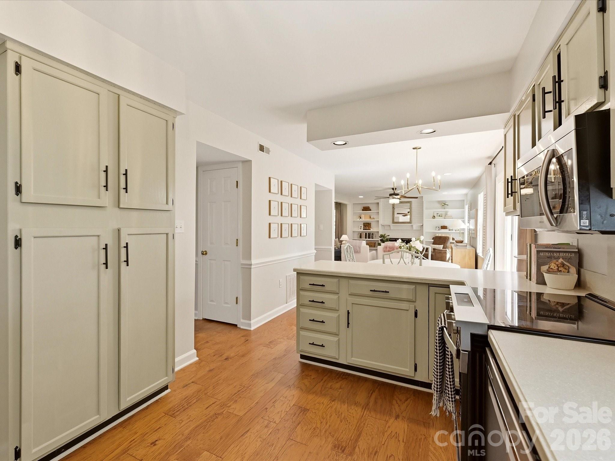 4638 DEANSCROFT Drive