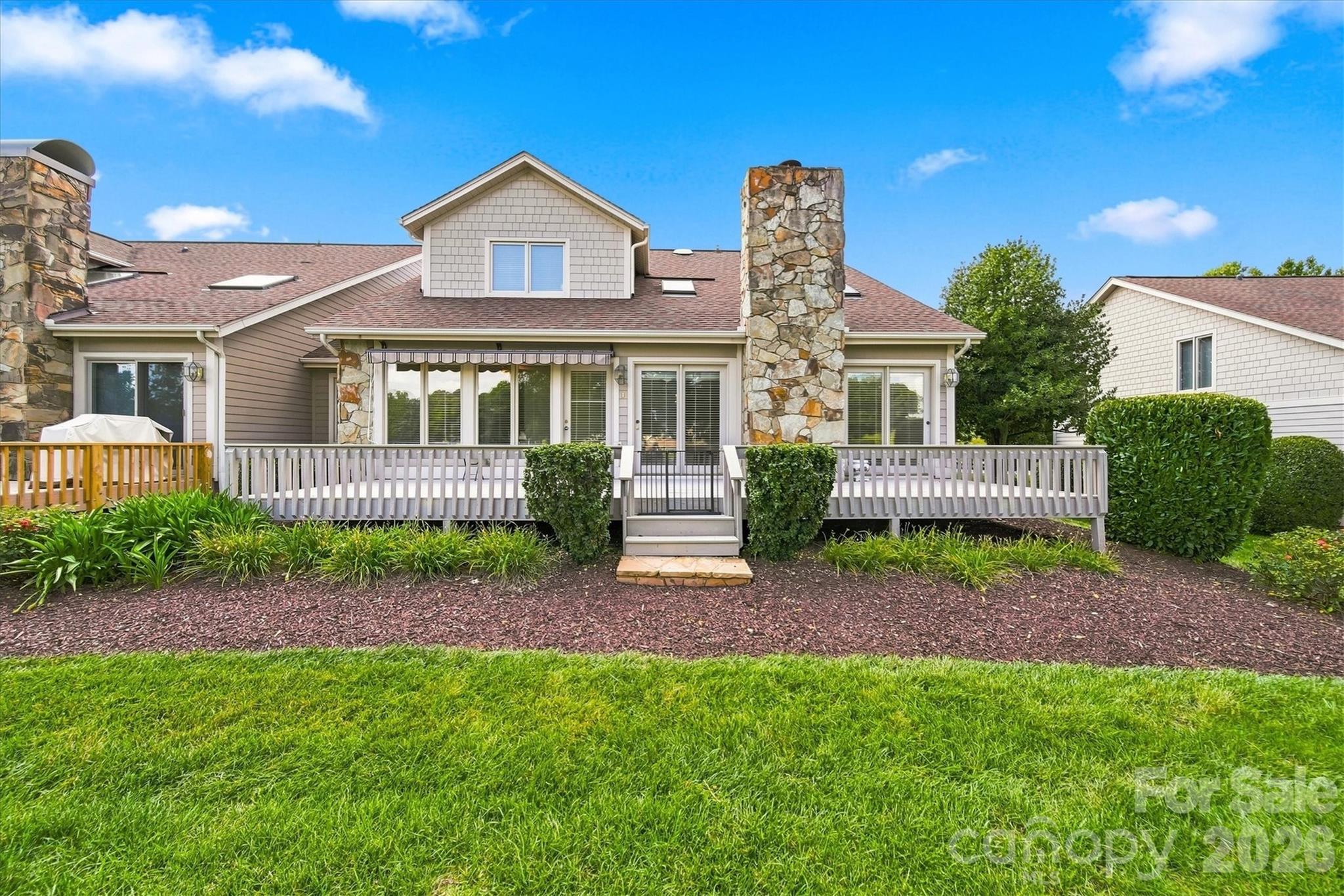 3823 ROCK BRIDGE Drive NE