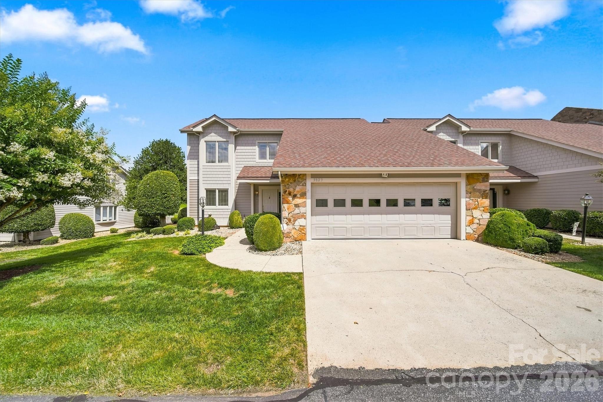 3823 ROCK BRIDGE Drive NE