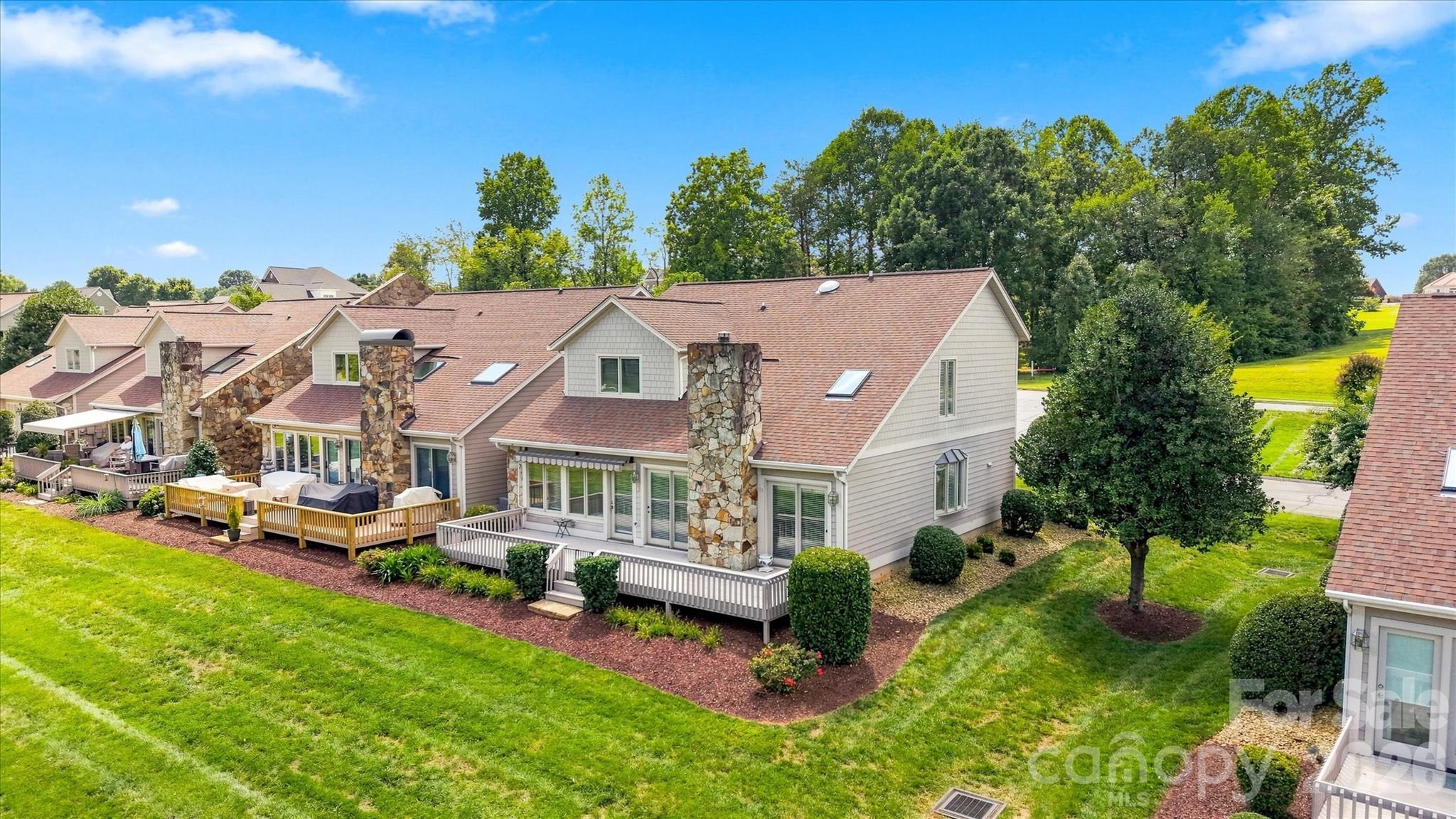 3823 ROCK BRIDGE Drive NE