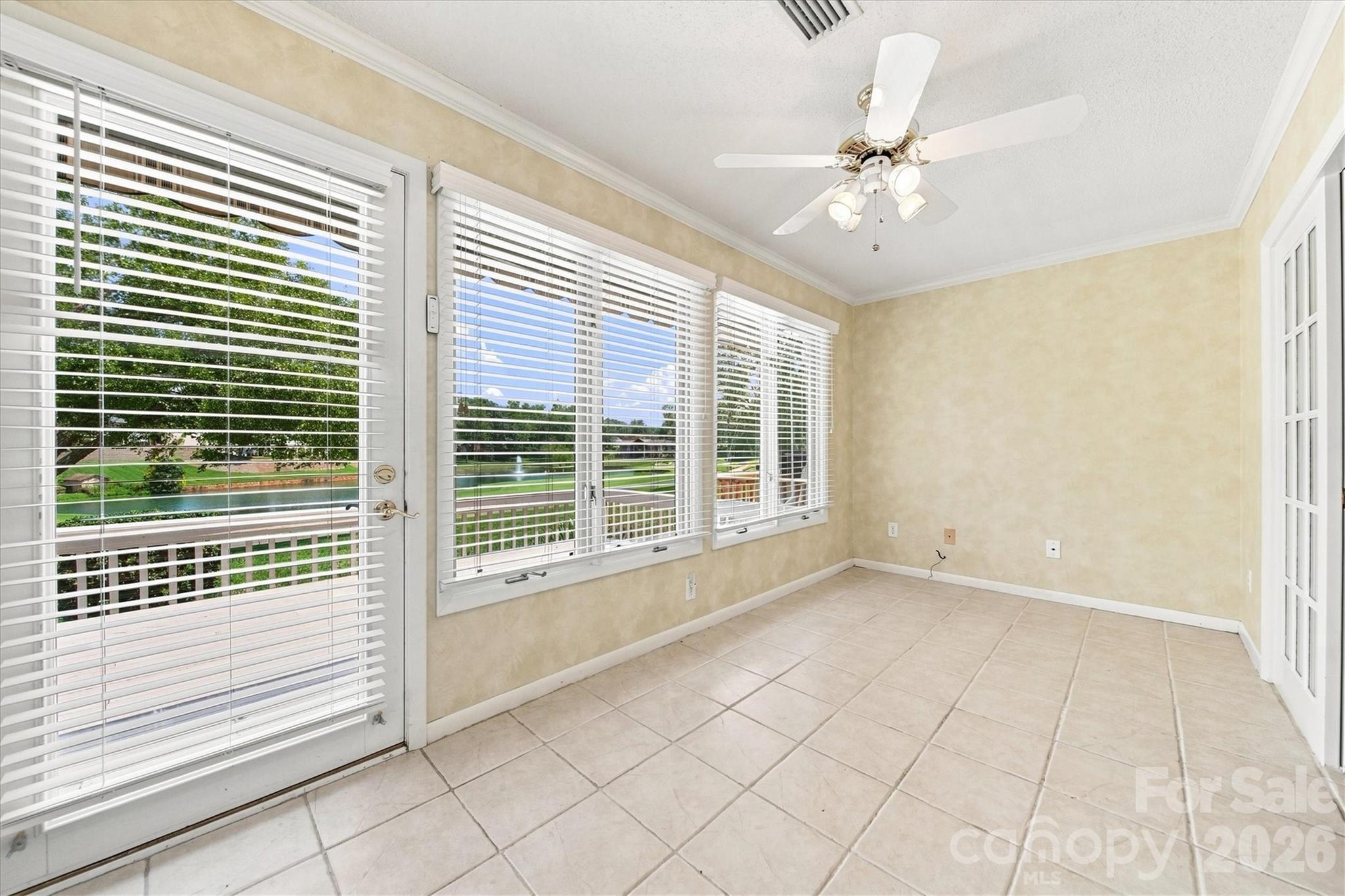 3823 ROCK BRIDGE Drive NE