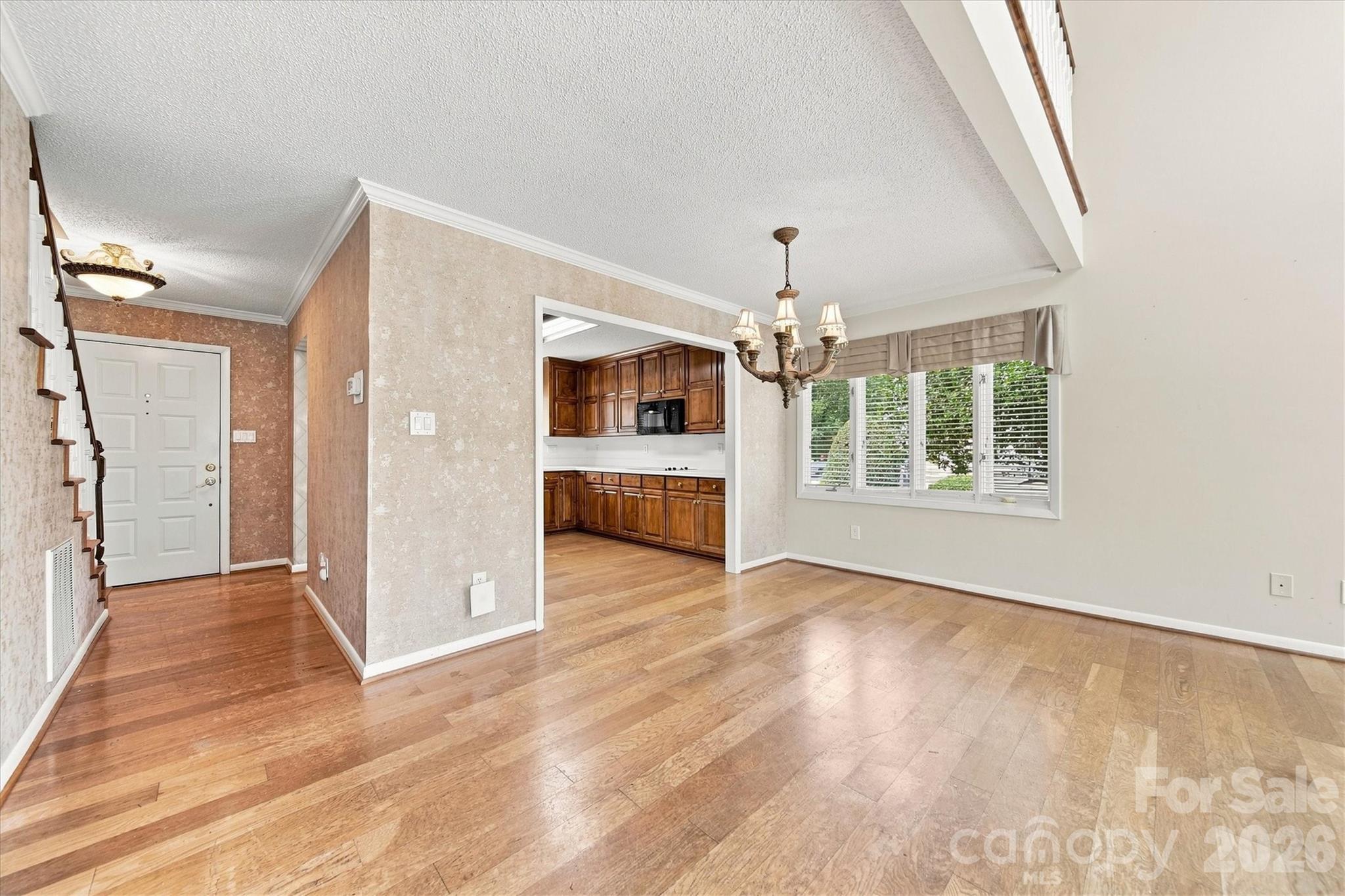 3823 ROCK BRIDGE Drive NE