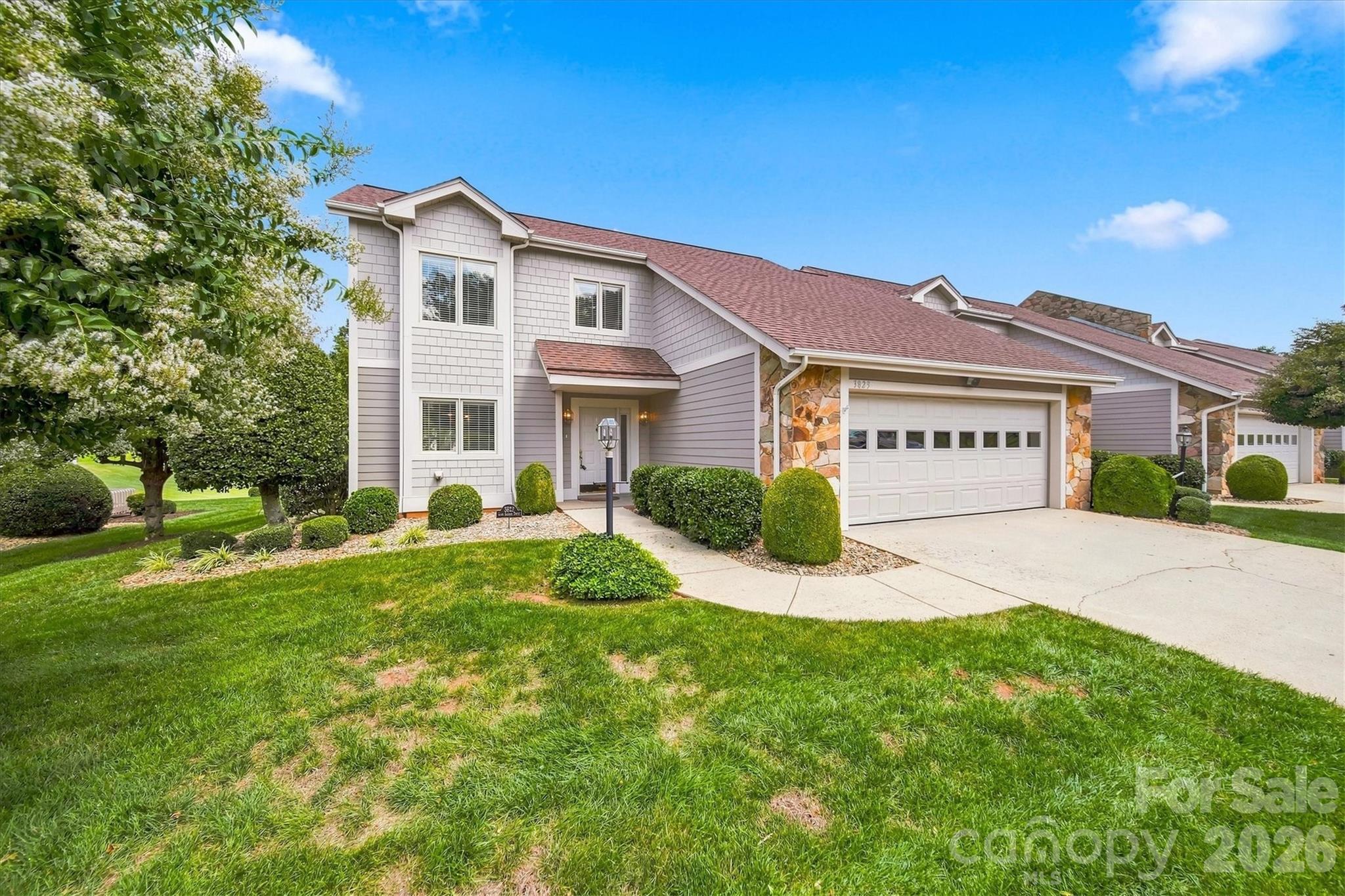 3823 ROCK BRIDGE Drive NE
