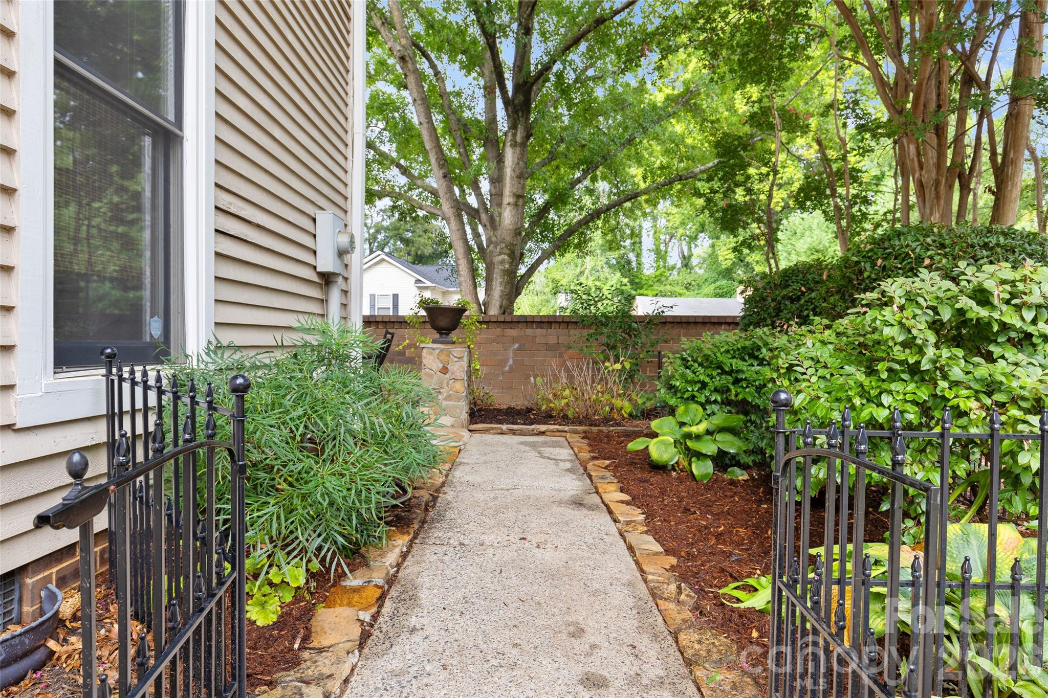 512 Olmsted Park Place