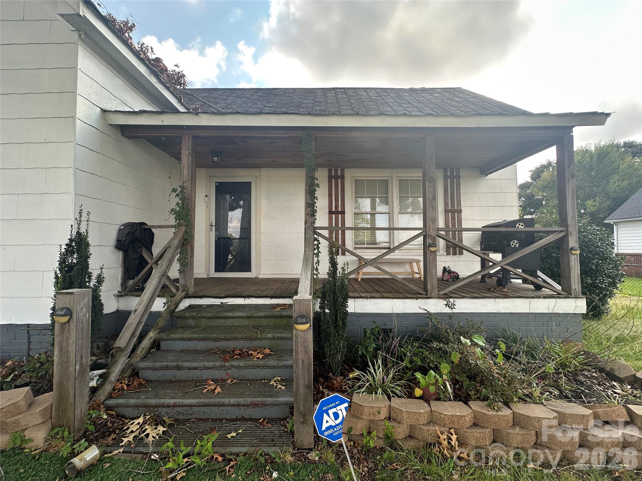 609 Front Street Unit: 5