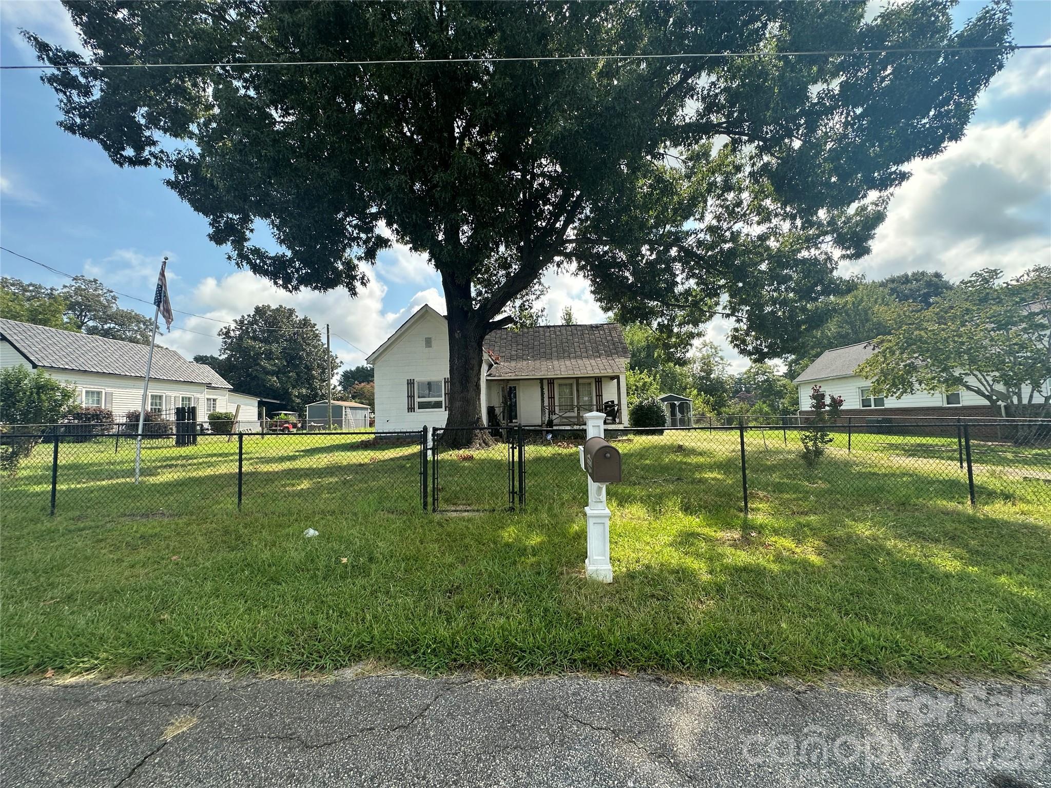 609 Front Street Unit: 5
