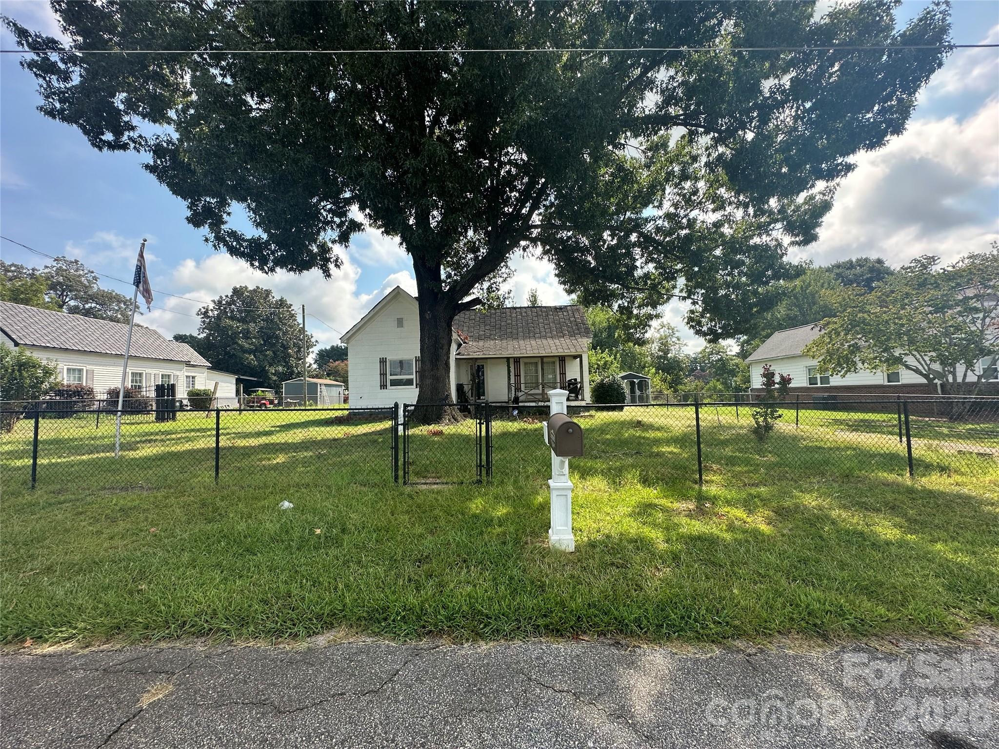 609 Front Street Unit: 5