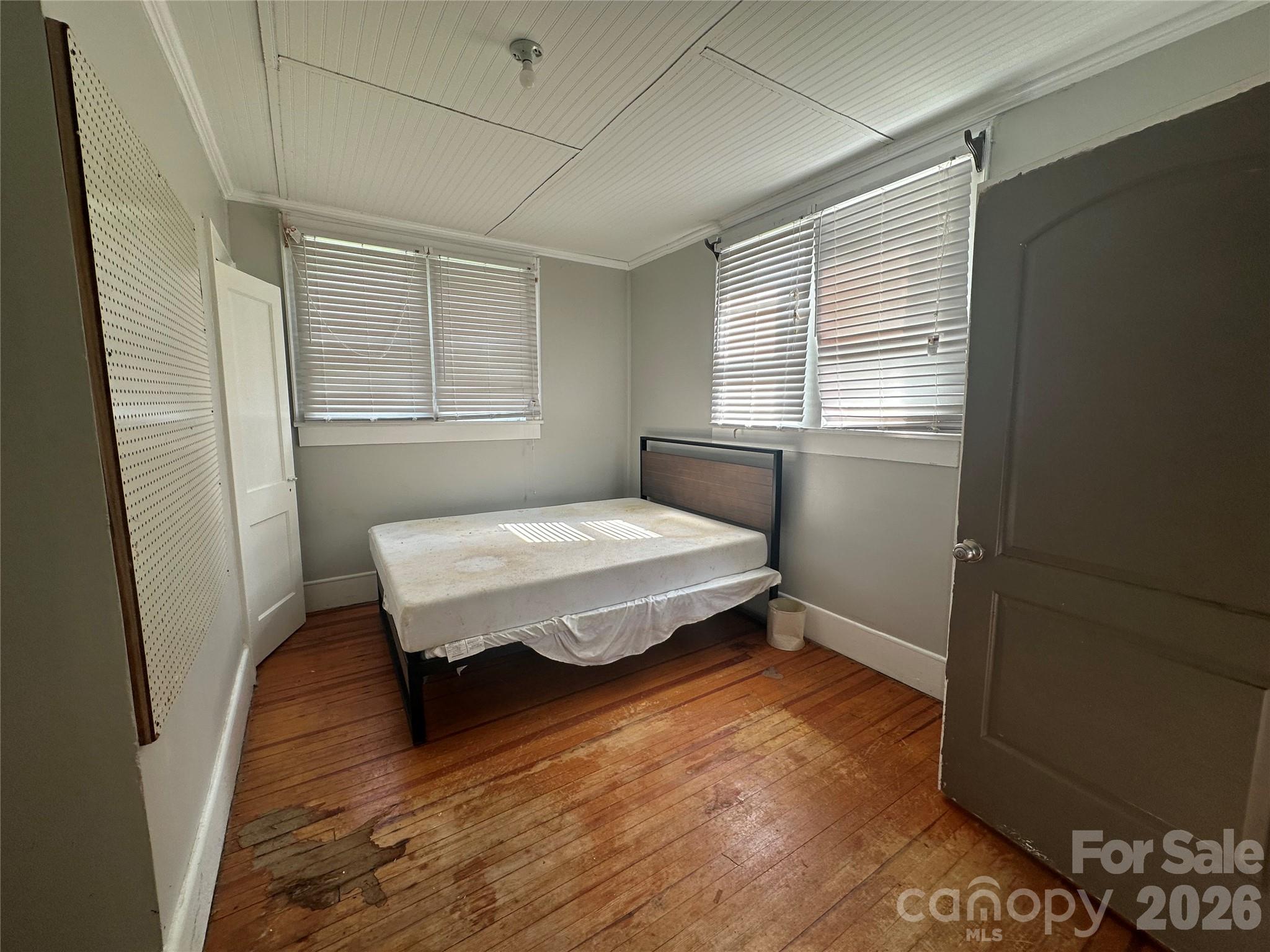 609 Front Street Unit: 5