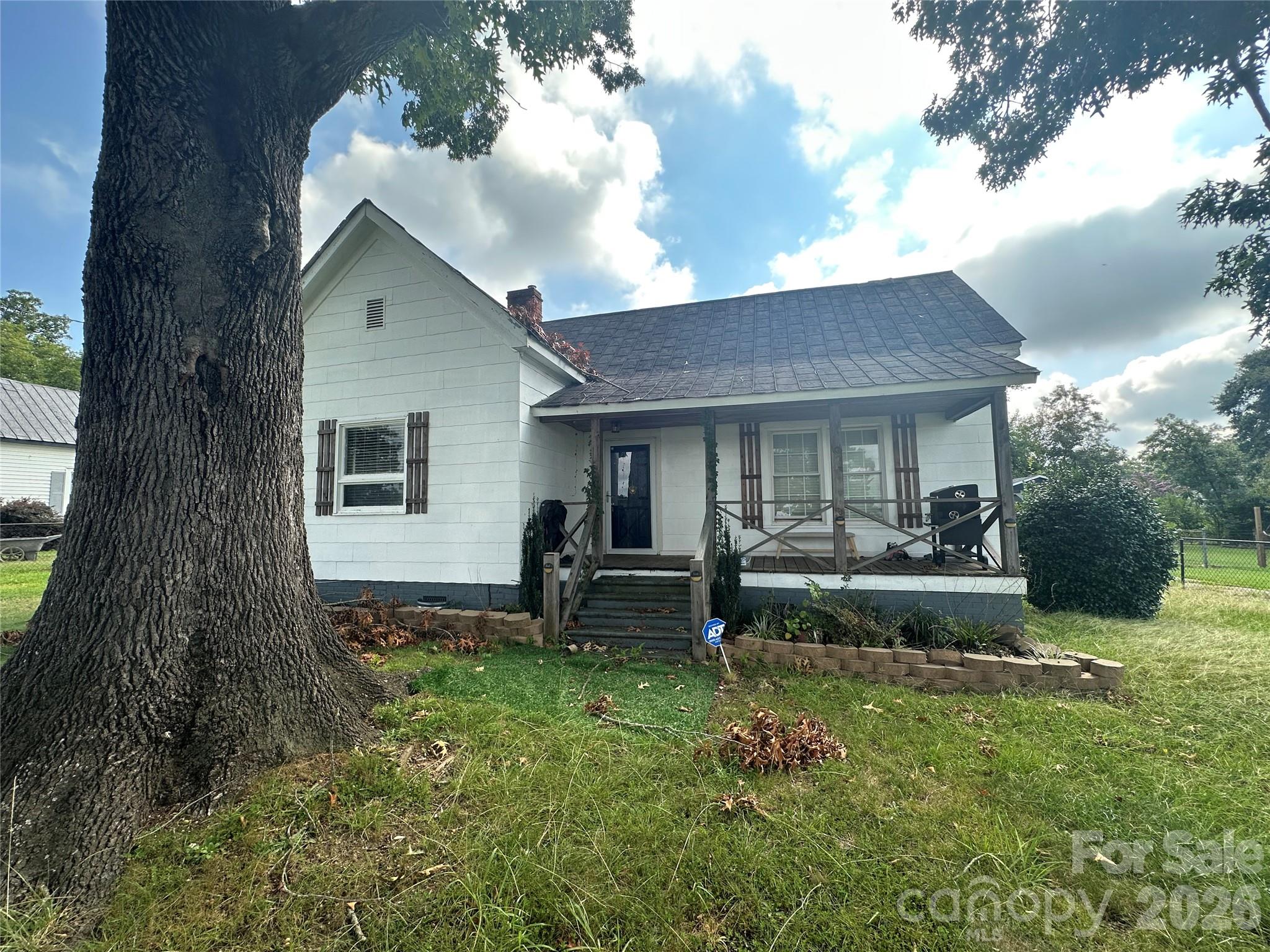 609 Front Street Unit: 5