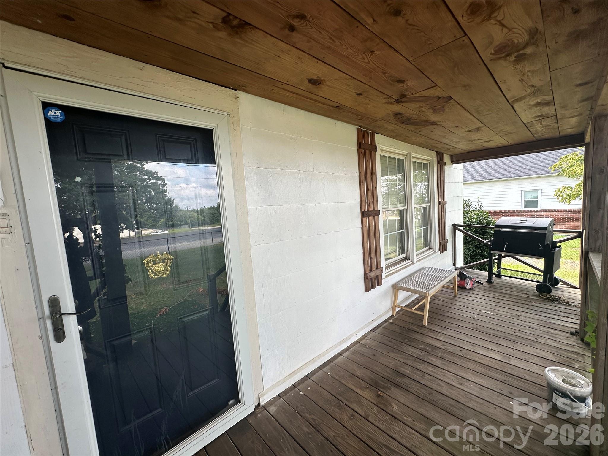 609 Front Street Unit: 5