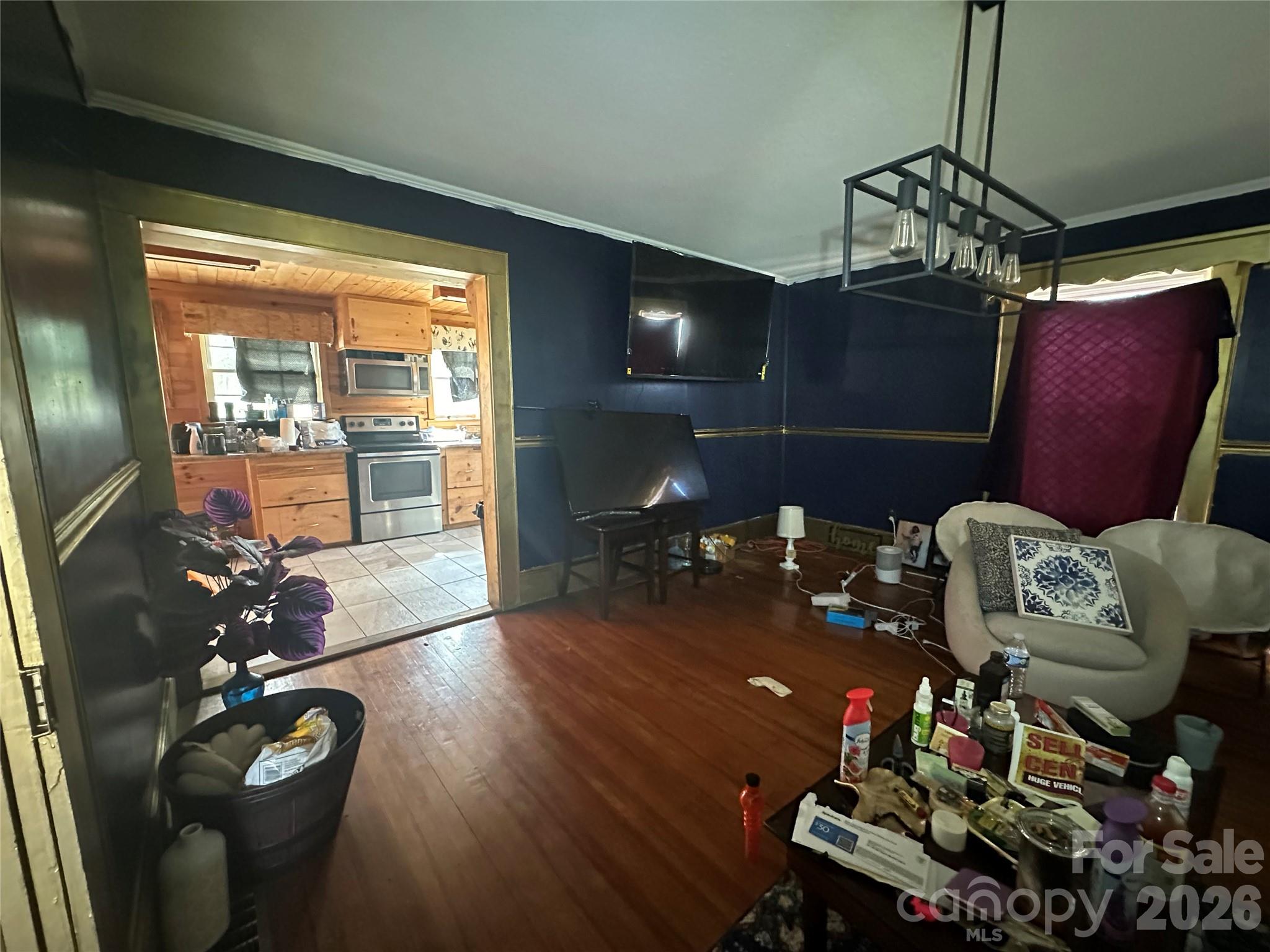 609 Front Street Unit: 5