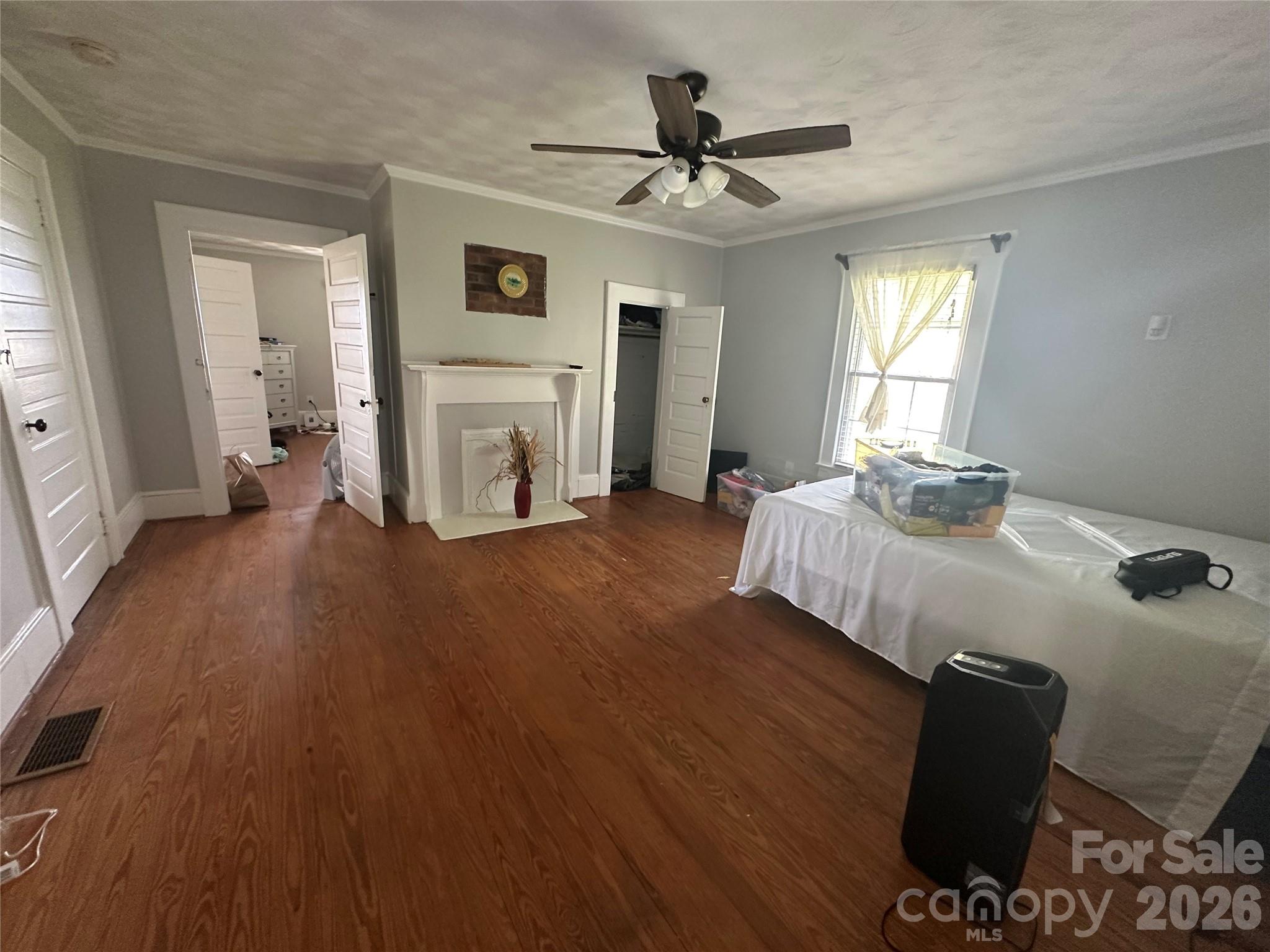 609 Front Street Unit: 5