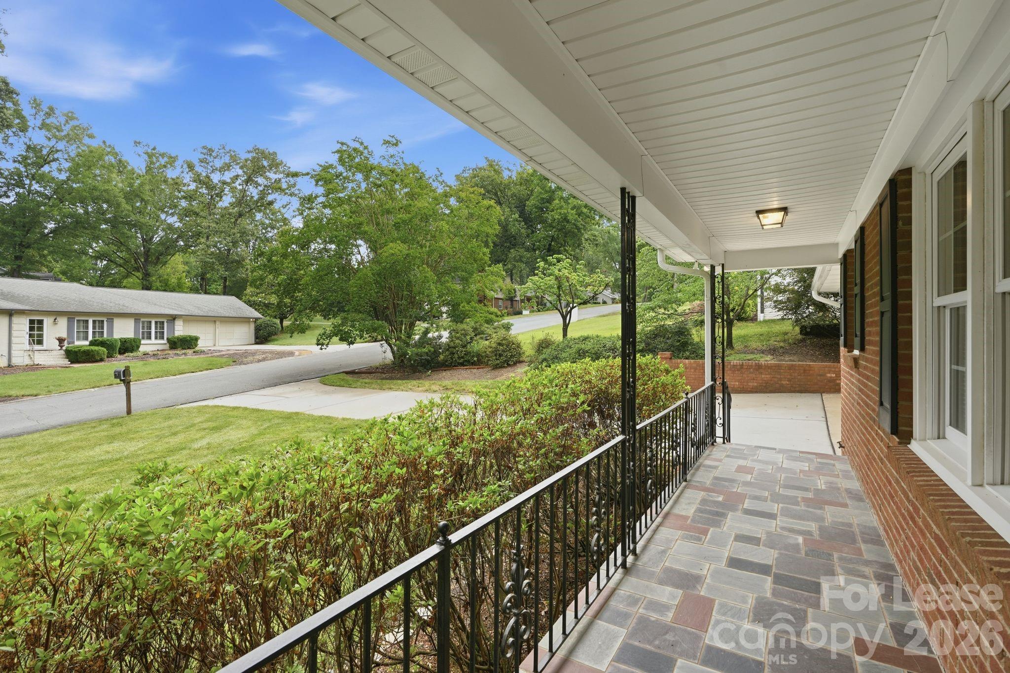 926 Shady Bluff Drive