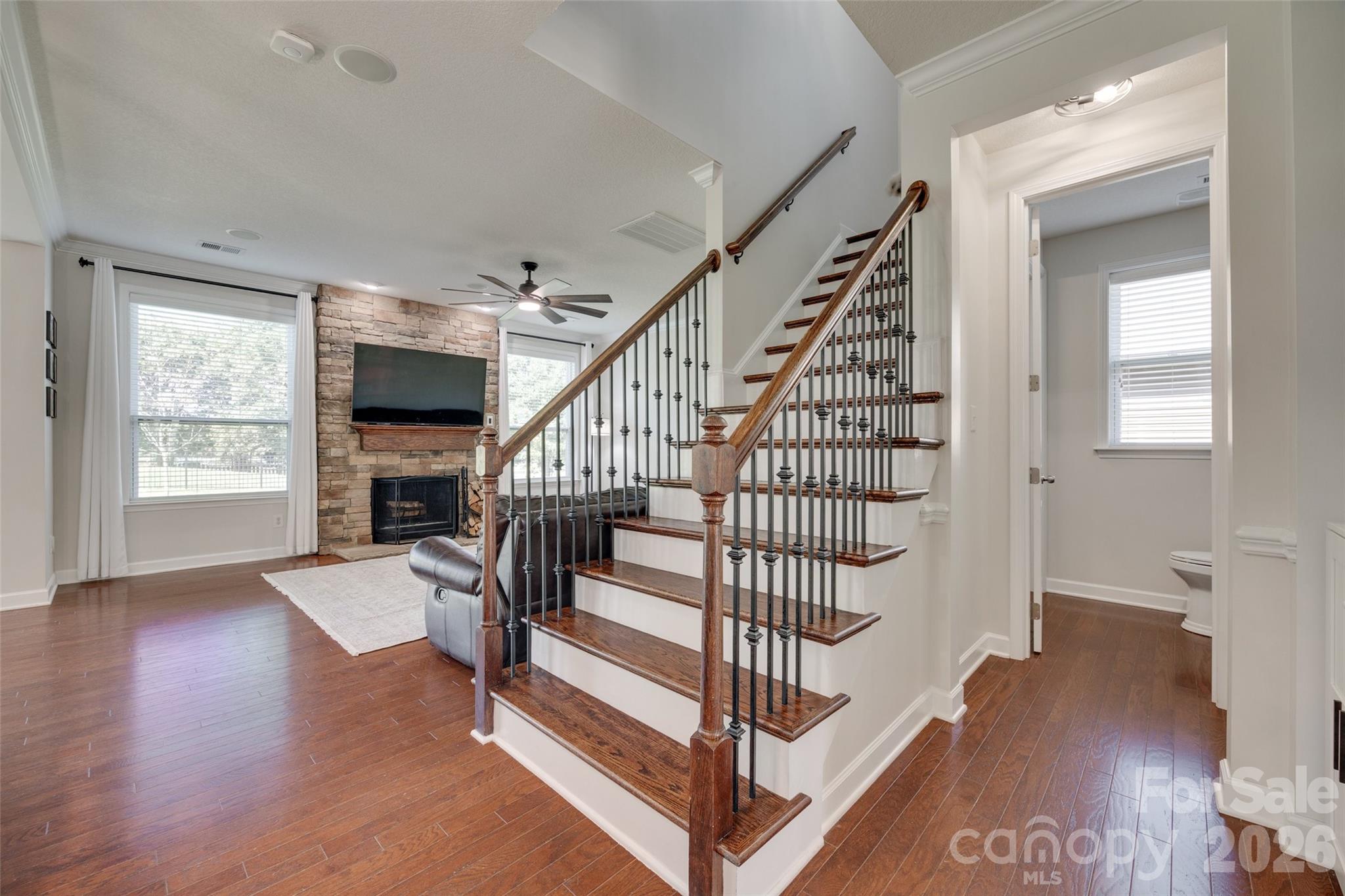 305 Laurel Bay Street NW
