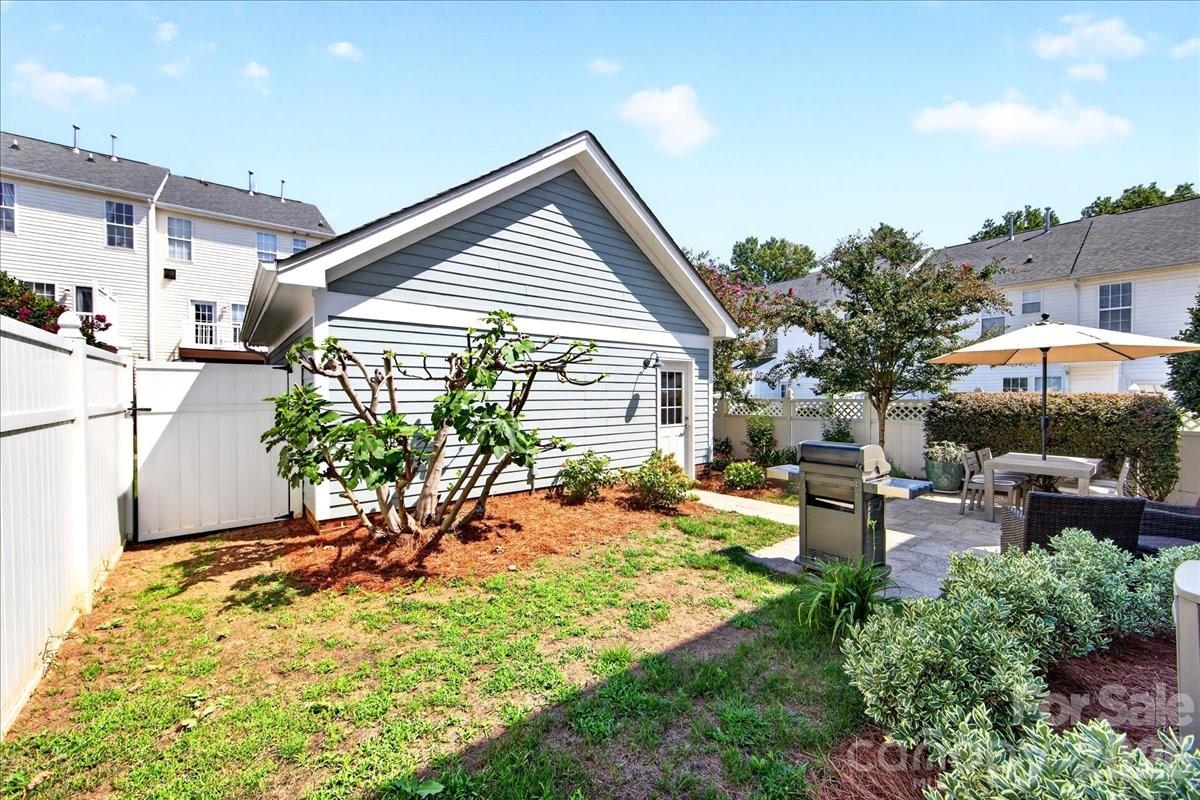 7014 Blakeney Greens Boulevard