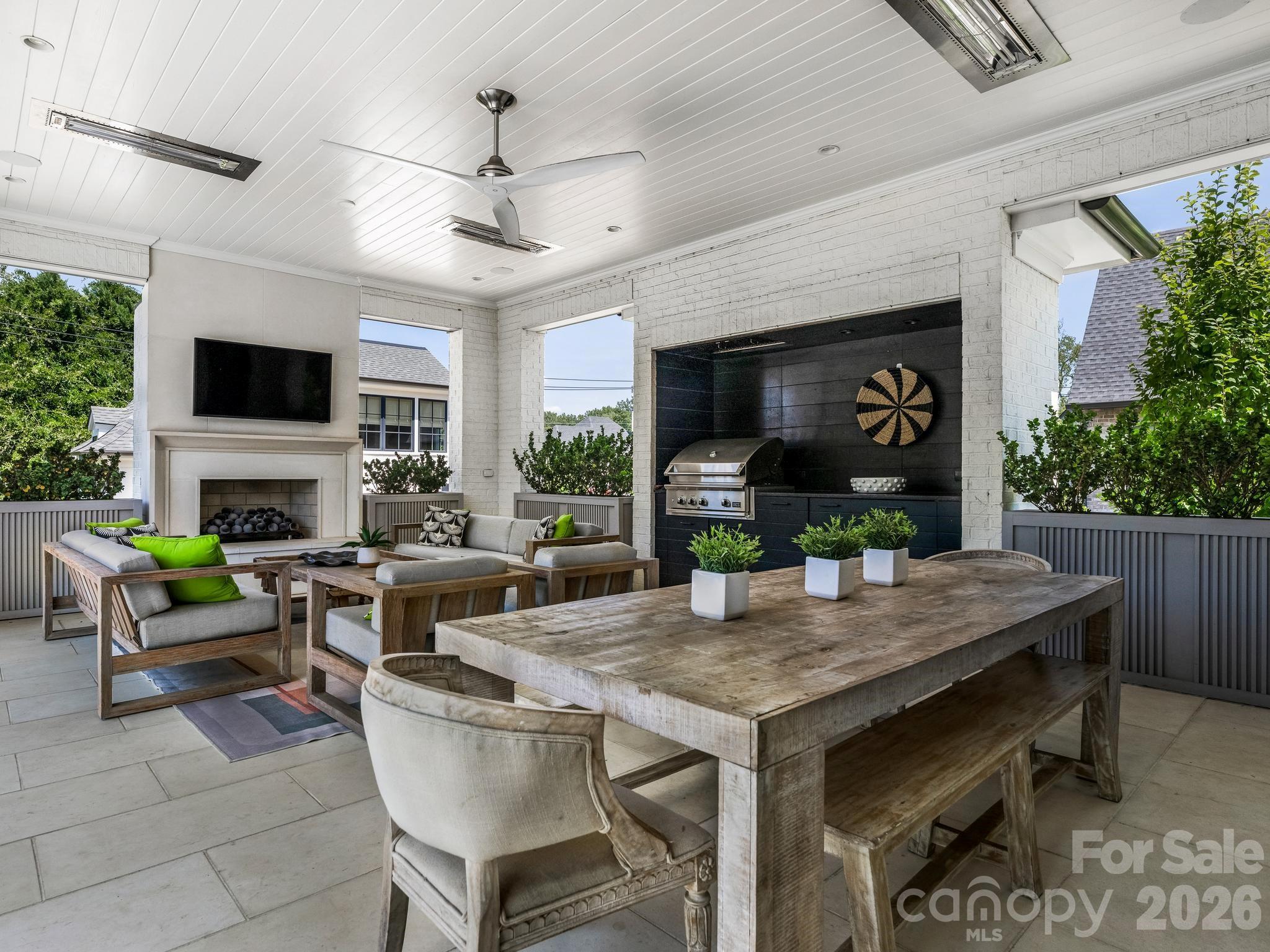 2422 Ferncliff Road