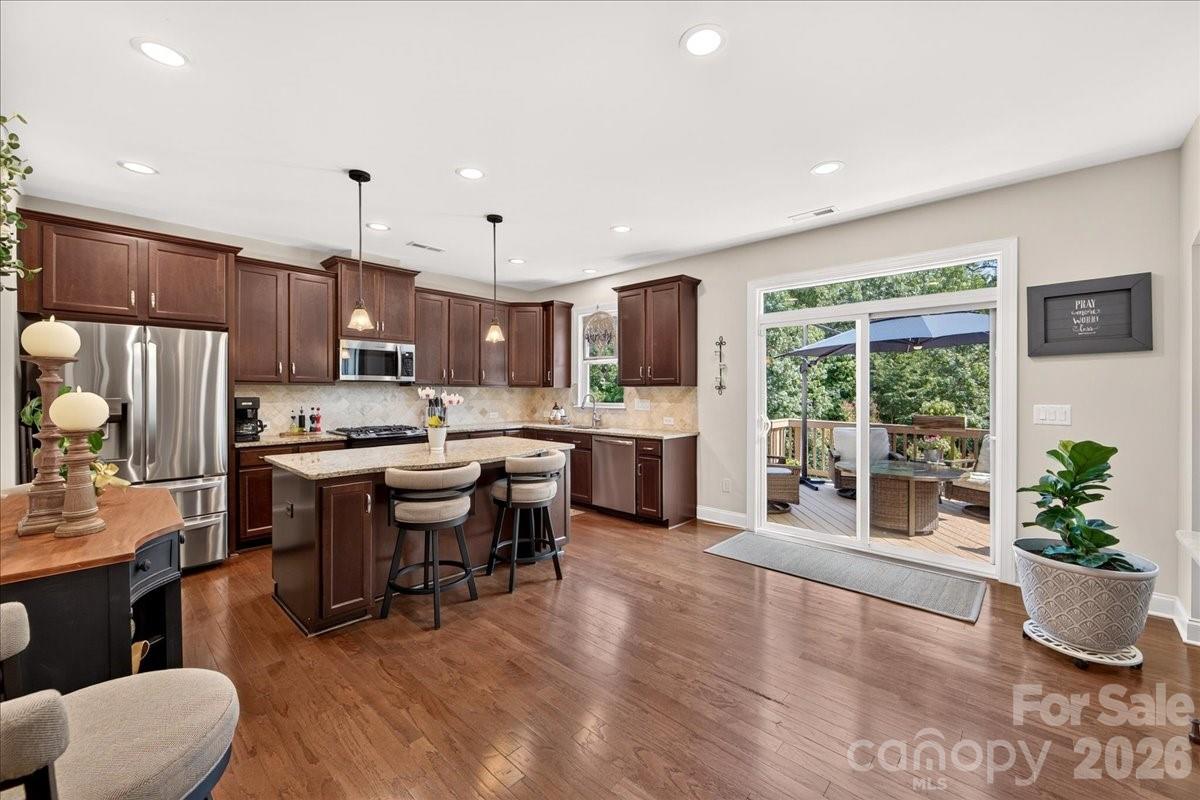 2518 Logan Caroline Lane