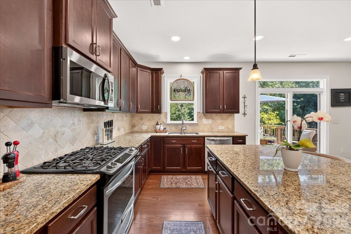2518 Logan Caroline Lane